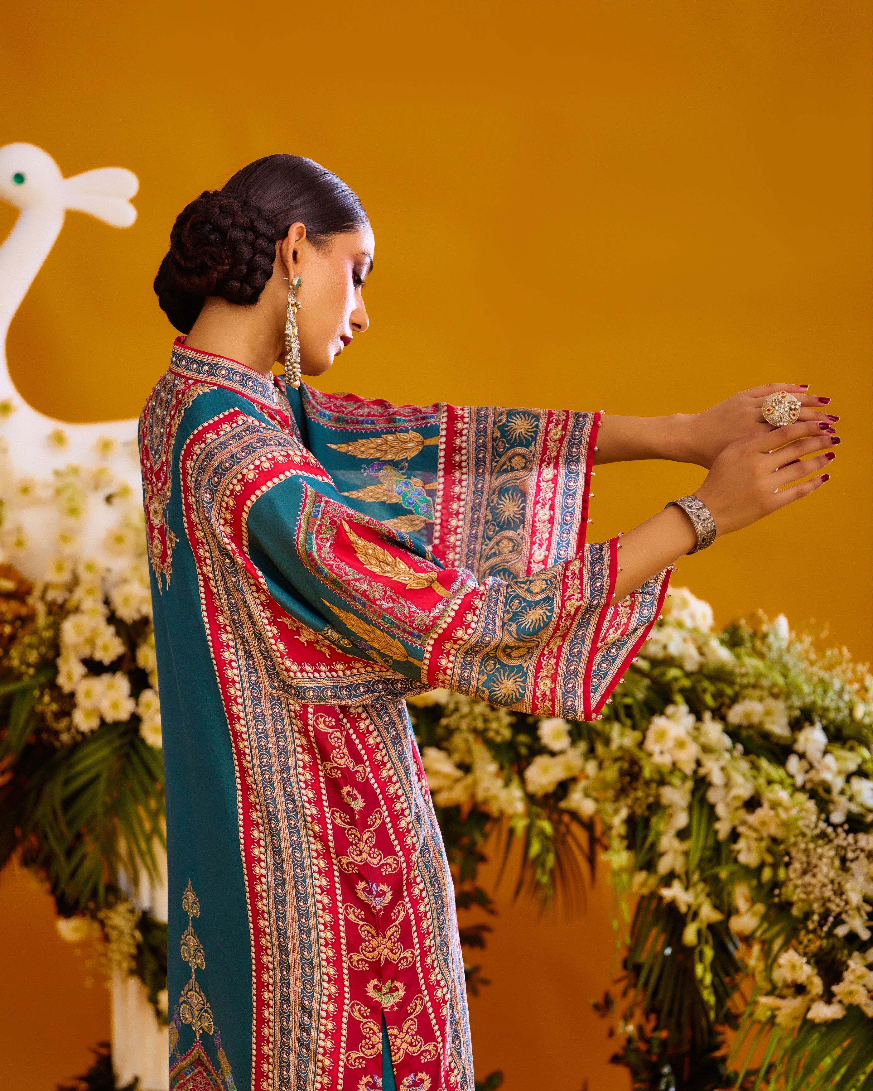 Baati : Gayatri - Red/Turquoise