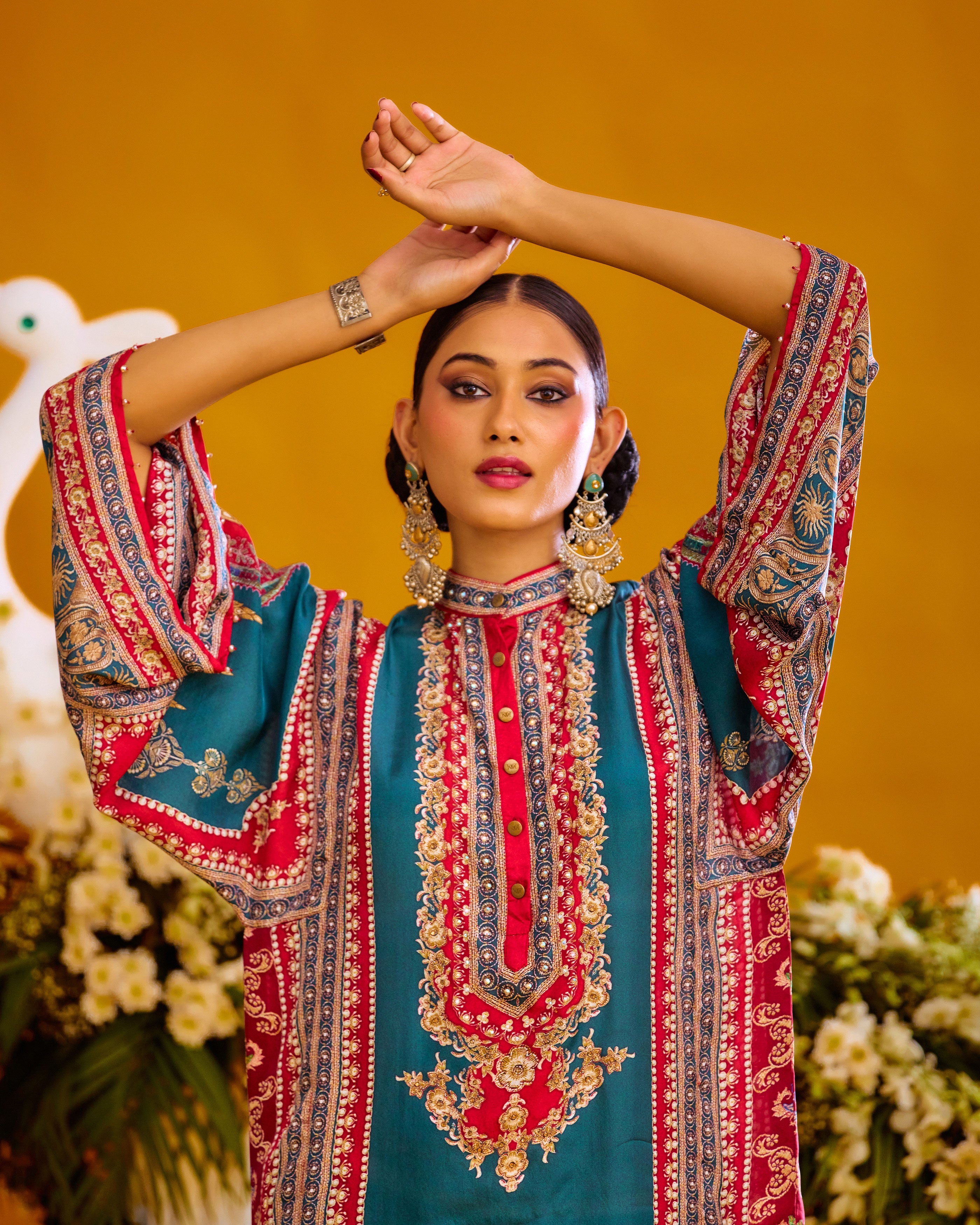 Baati : Gayatri - Red/Turquoise