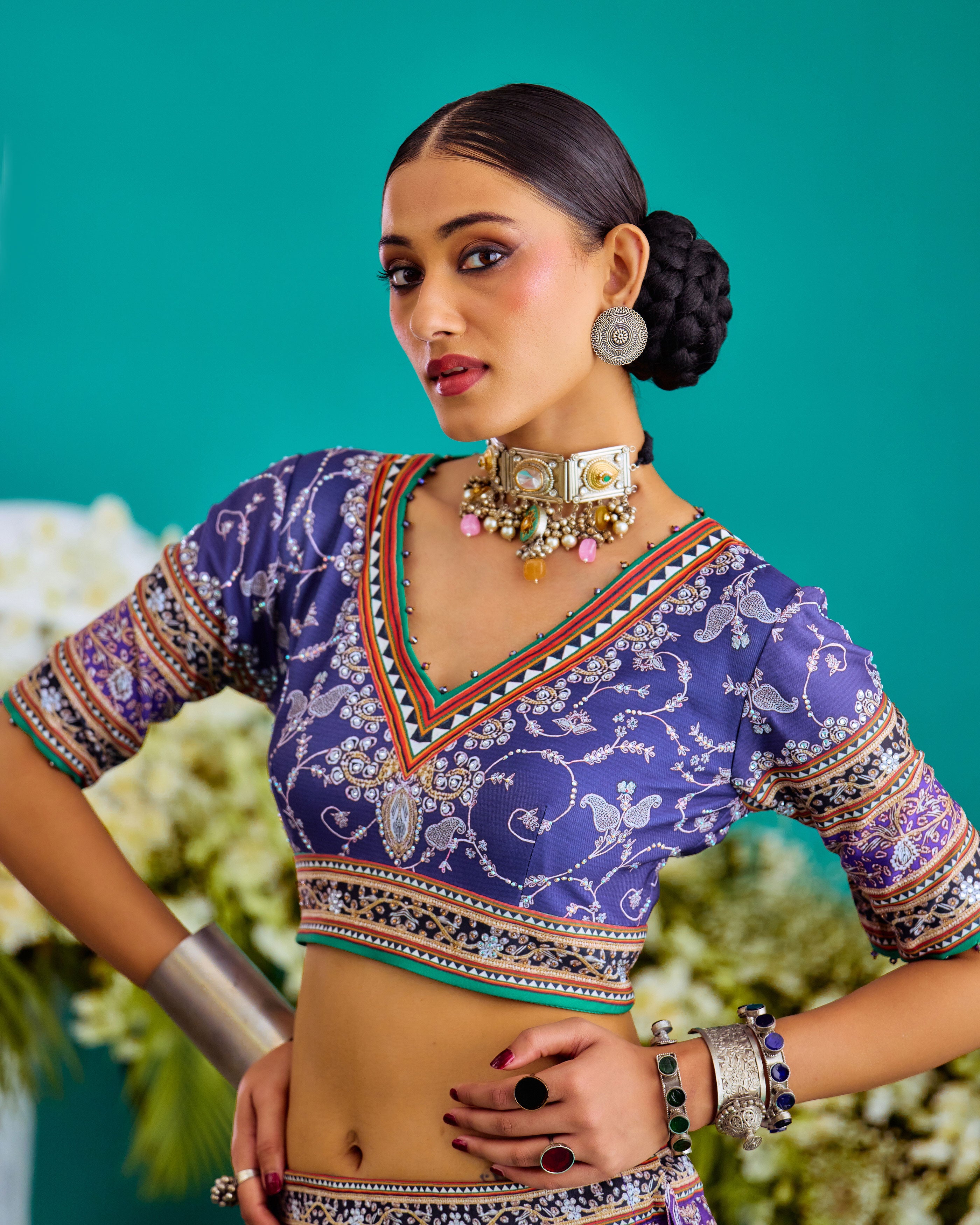 Baati : Leela - Navy/Multi