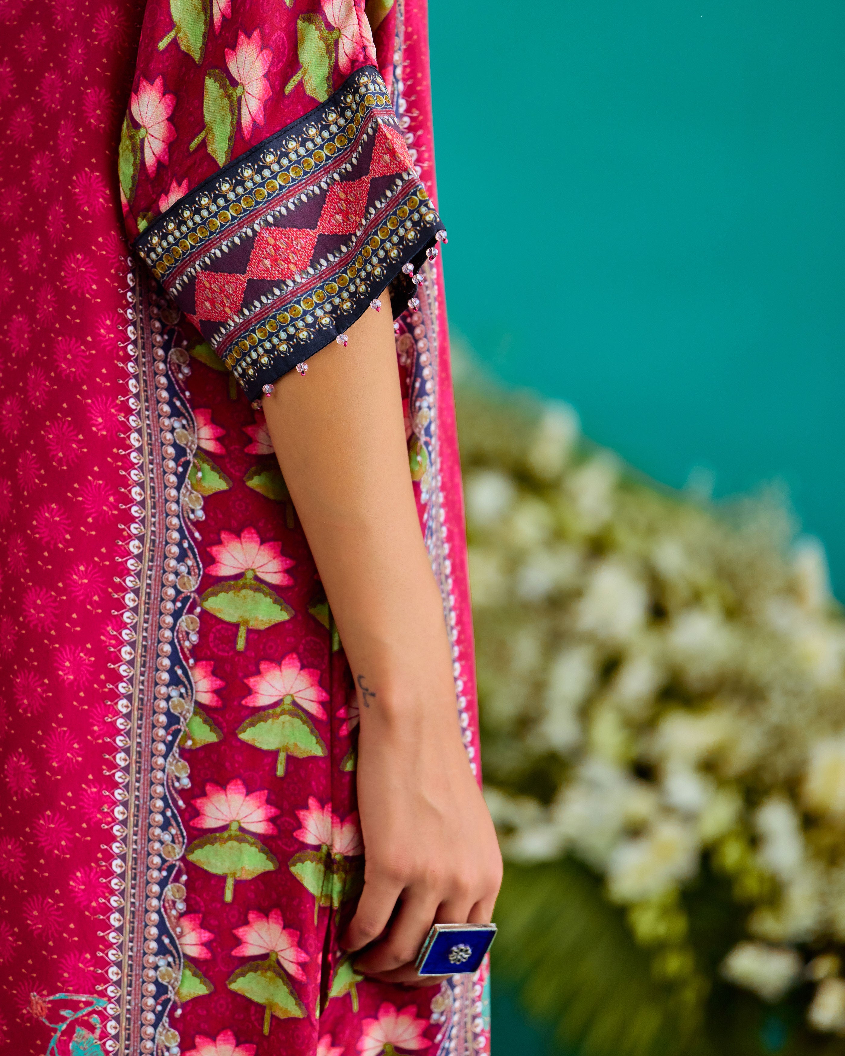 Baati : Banera - Navy/Fuchsia