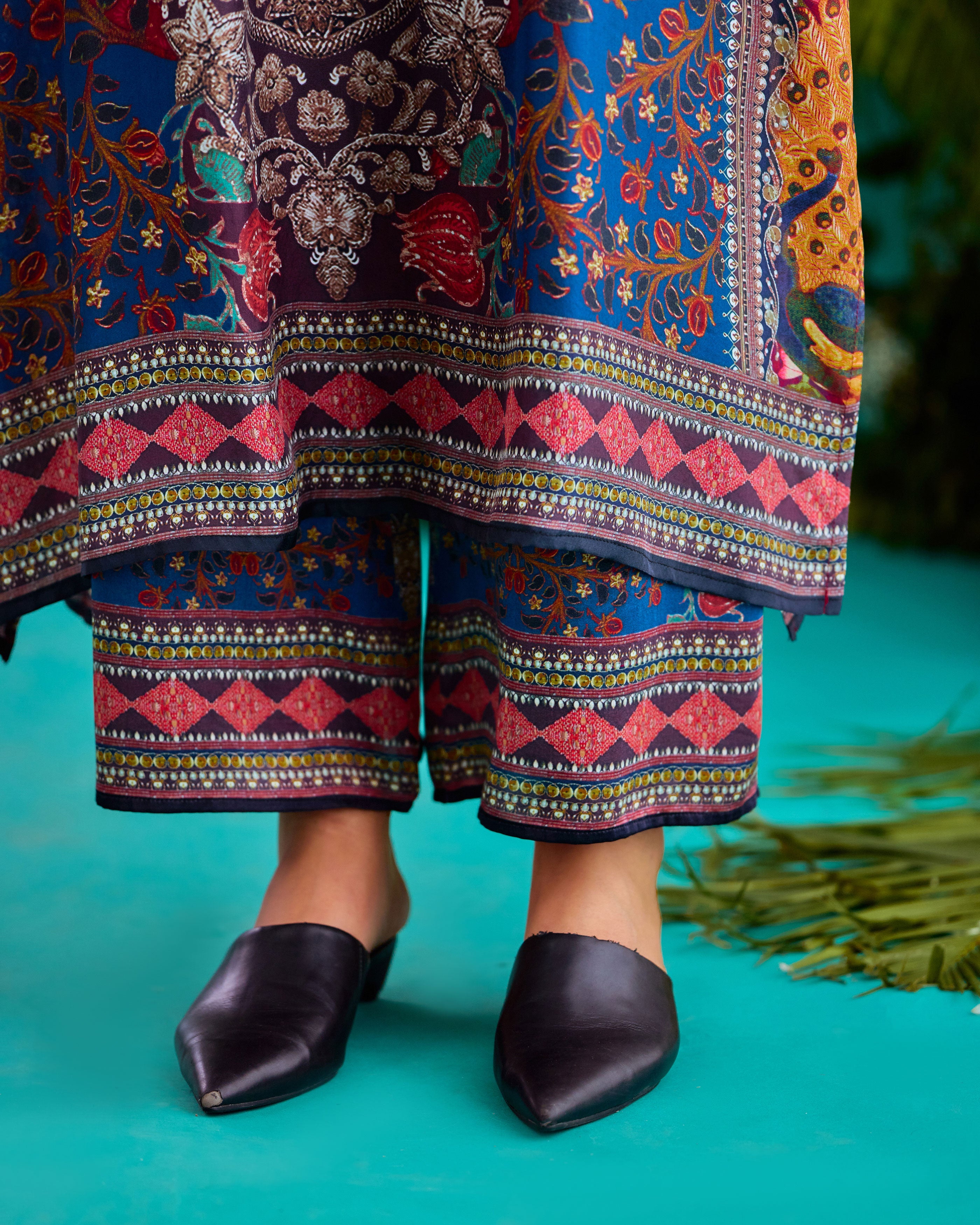 Baati : Banera - Navy/Fuchsia