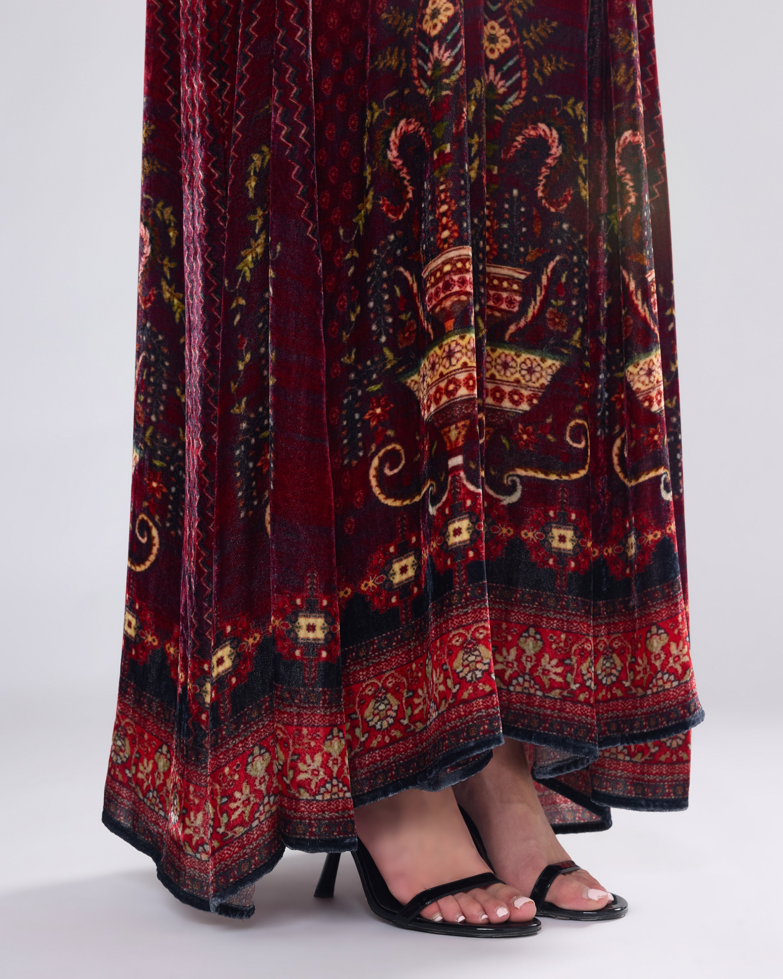 Arabian Nights : Adavi - Maroon