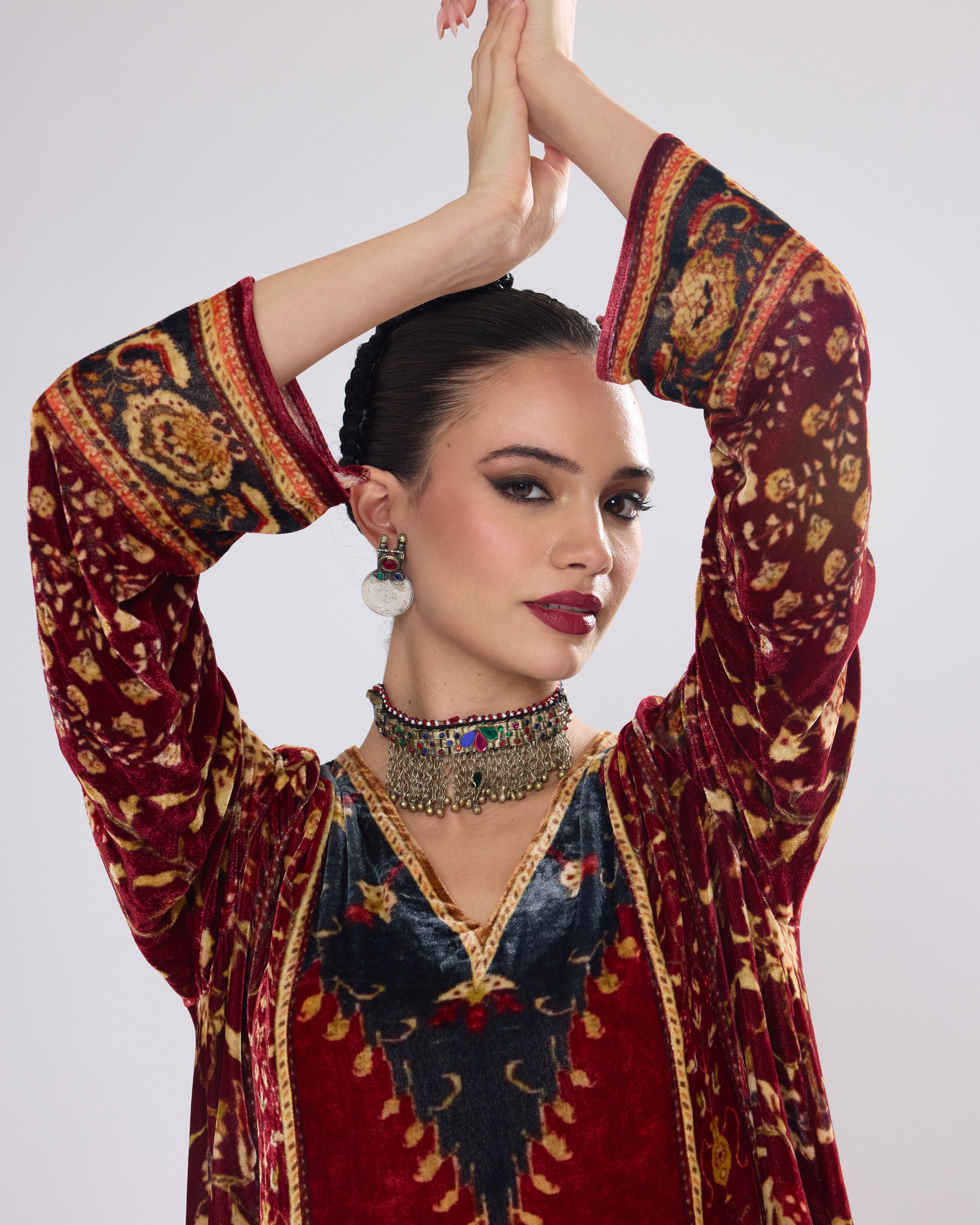 Arabian Nights : Adavi - Red/Gold