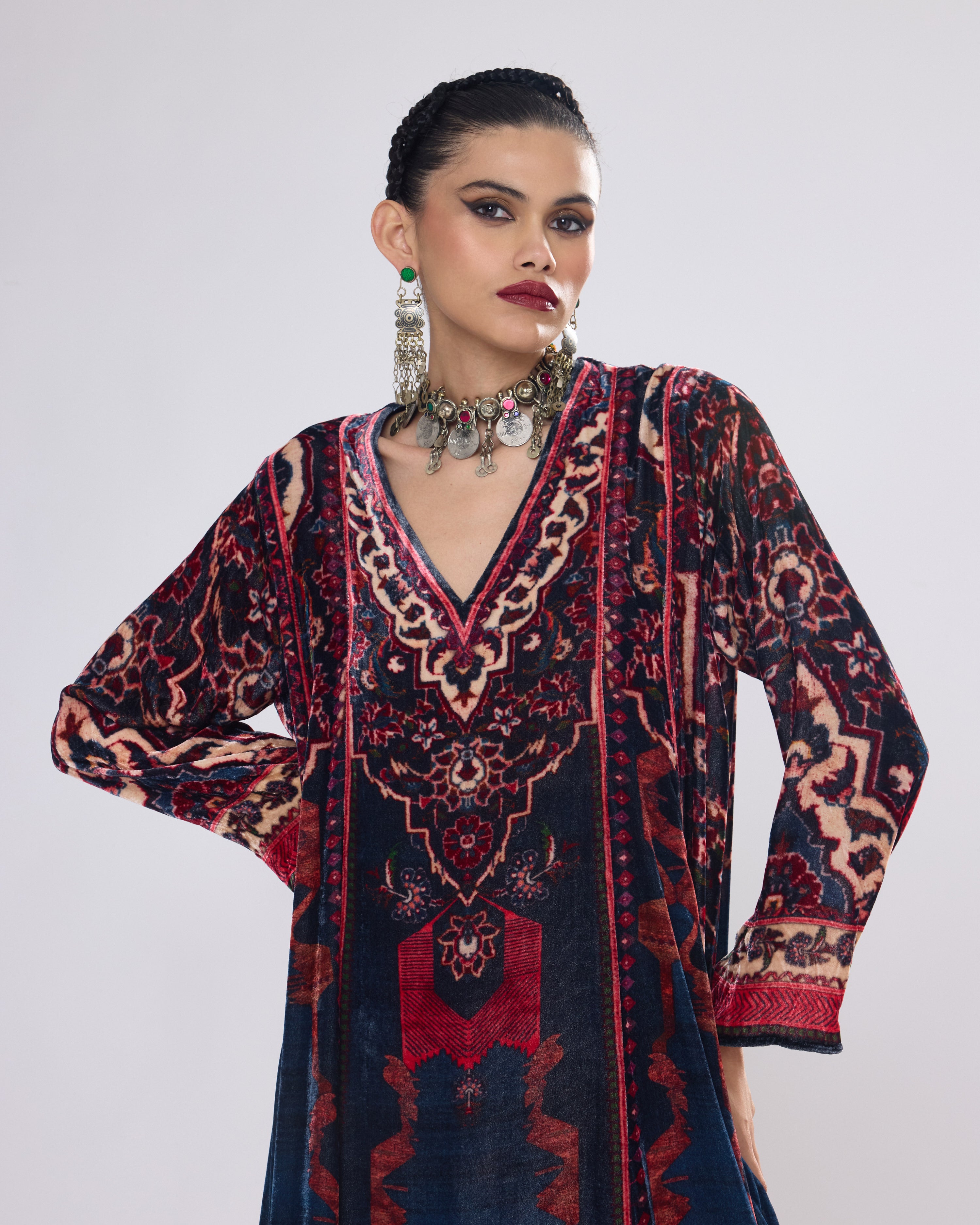 Arabian Nights : Adavi - Navy/Red
