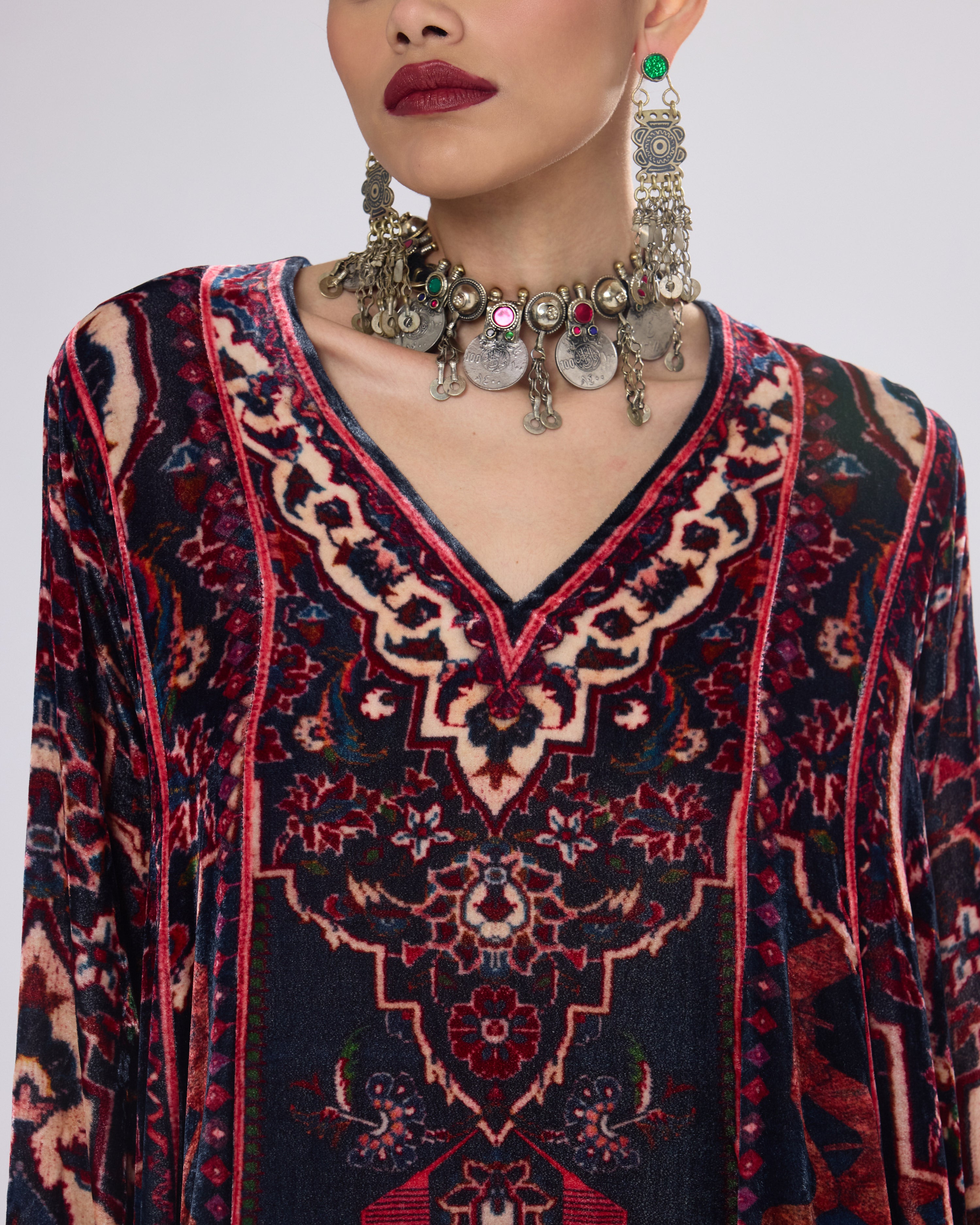 Arabian Nights : Adavi - Navy/Red