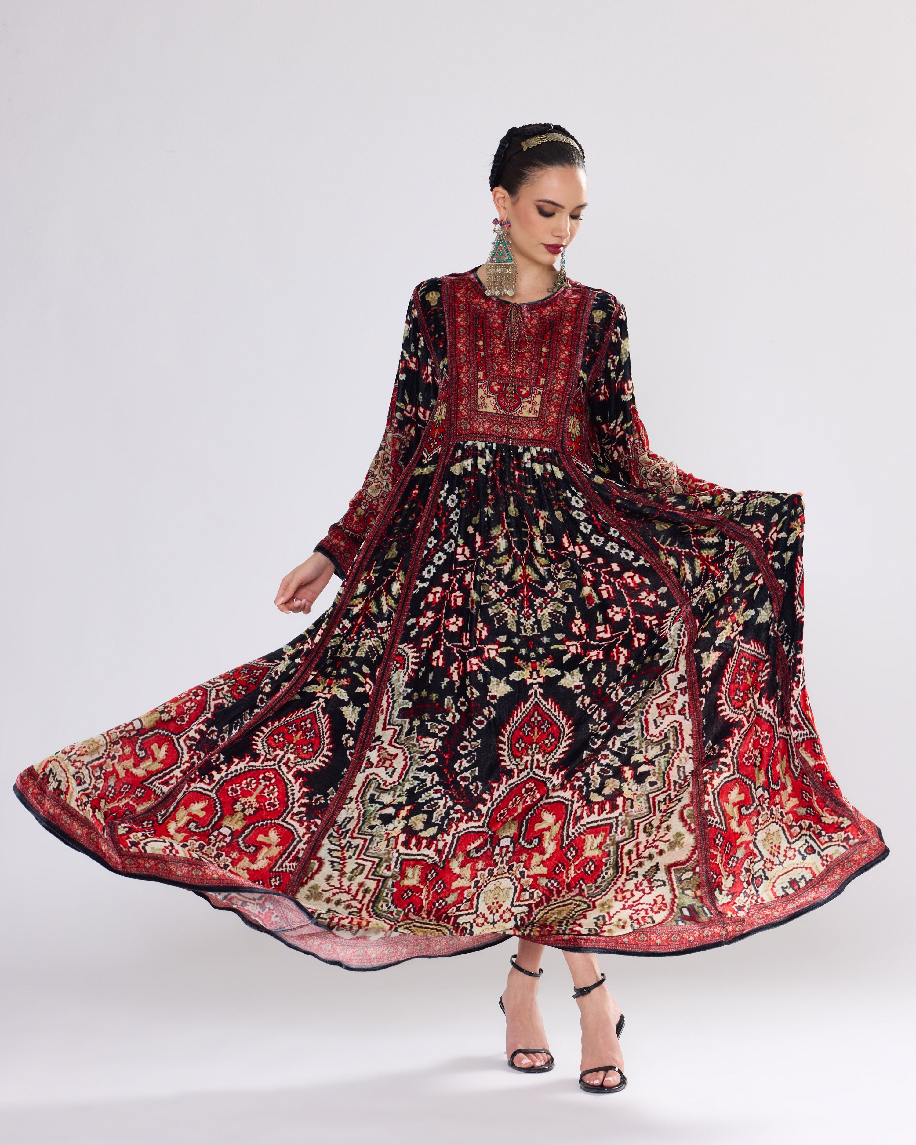 Arabian Nights : Anisha - Black/Red