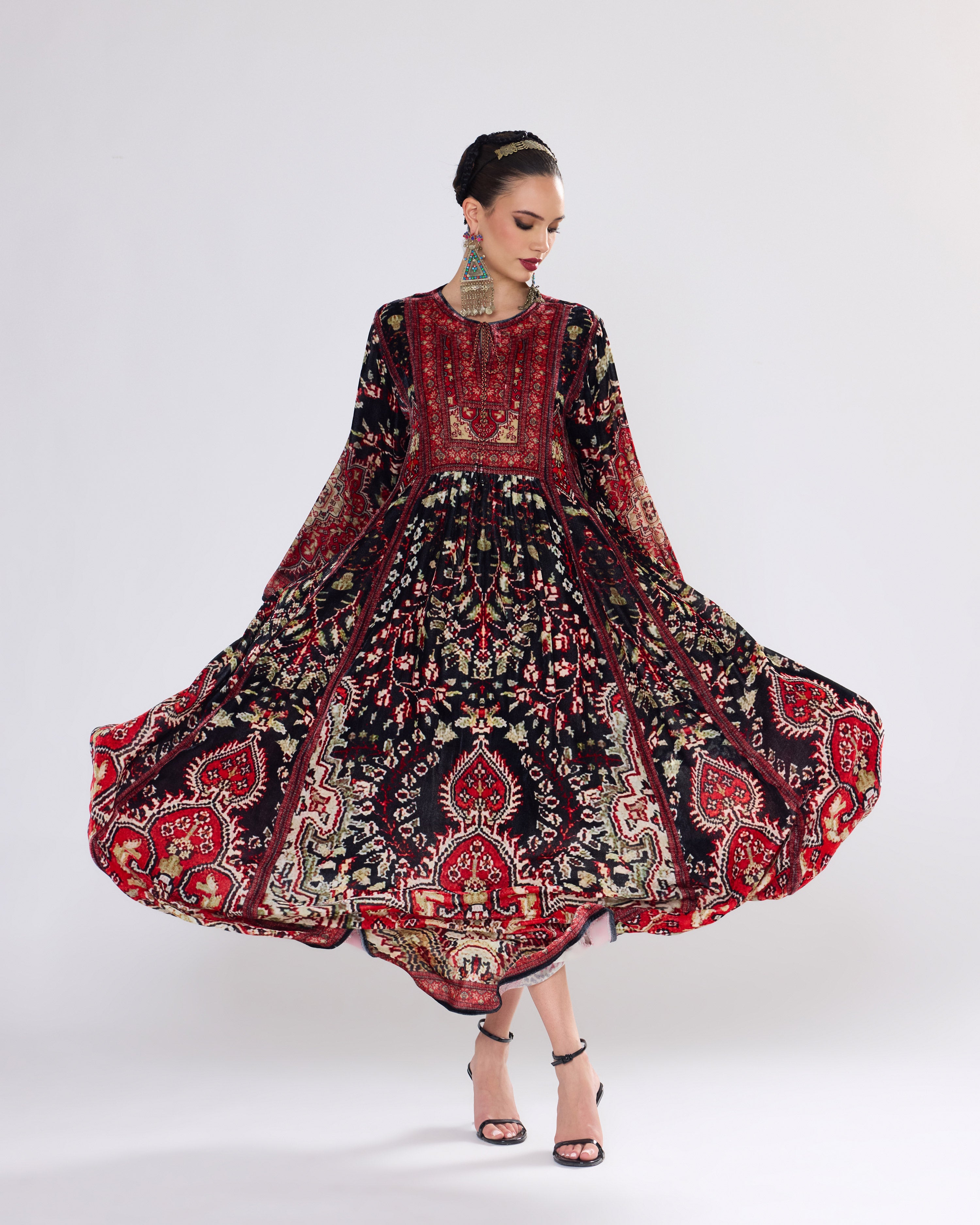 Arabian Nights : Anisha - Black/Red