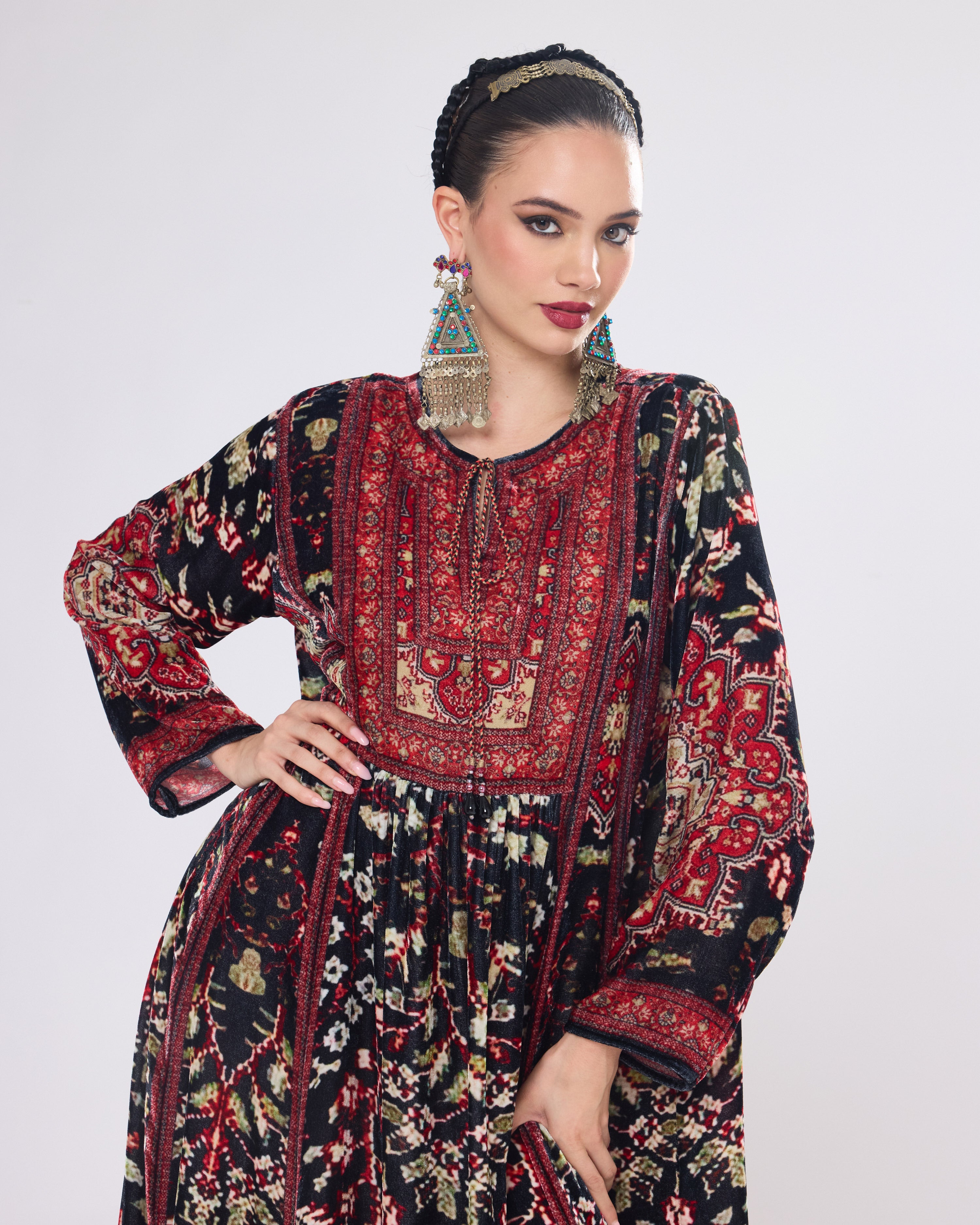 Arabian Nights : Anisha - Black/Red