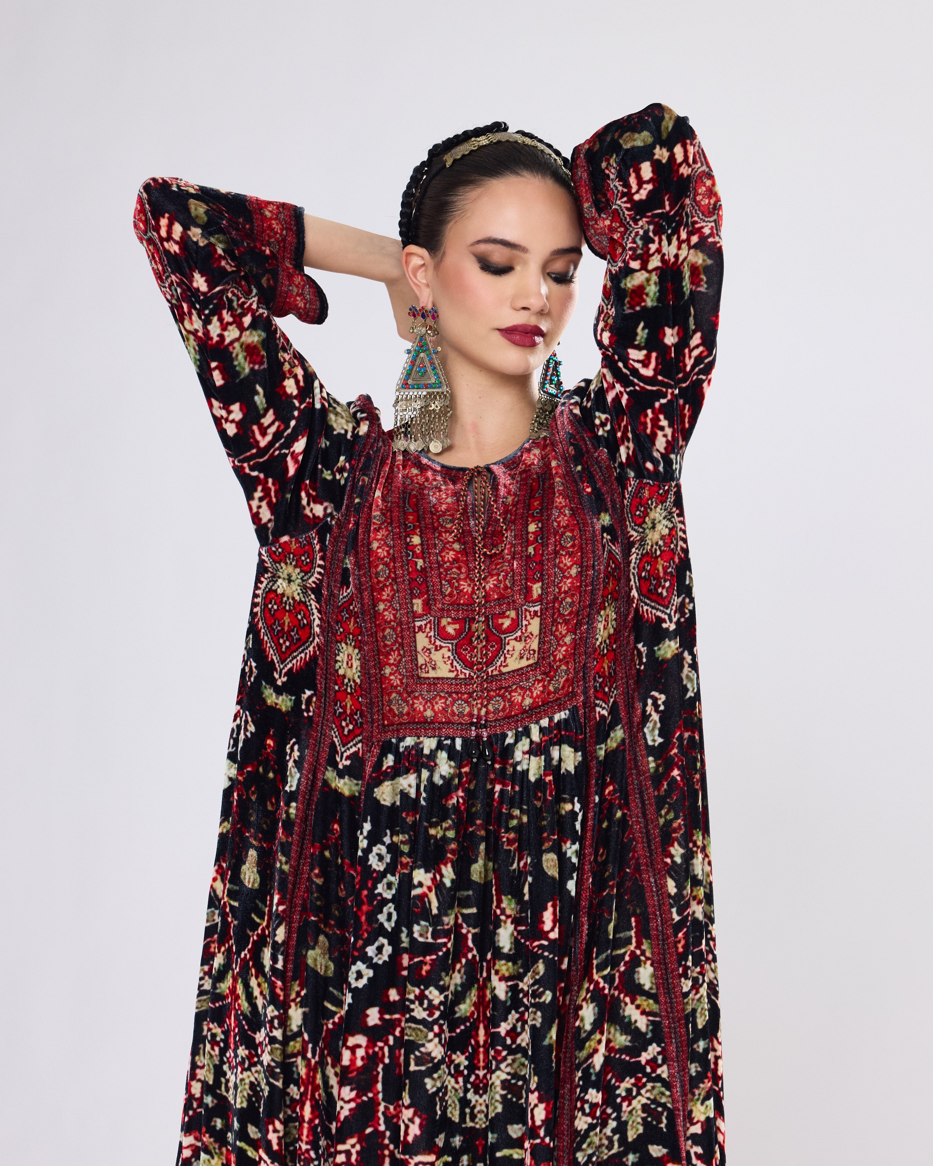 Arabian Nights : Anisha - Black/Red