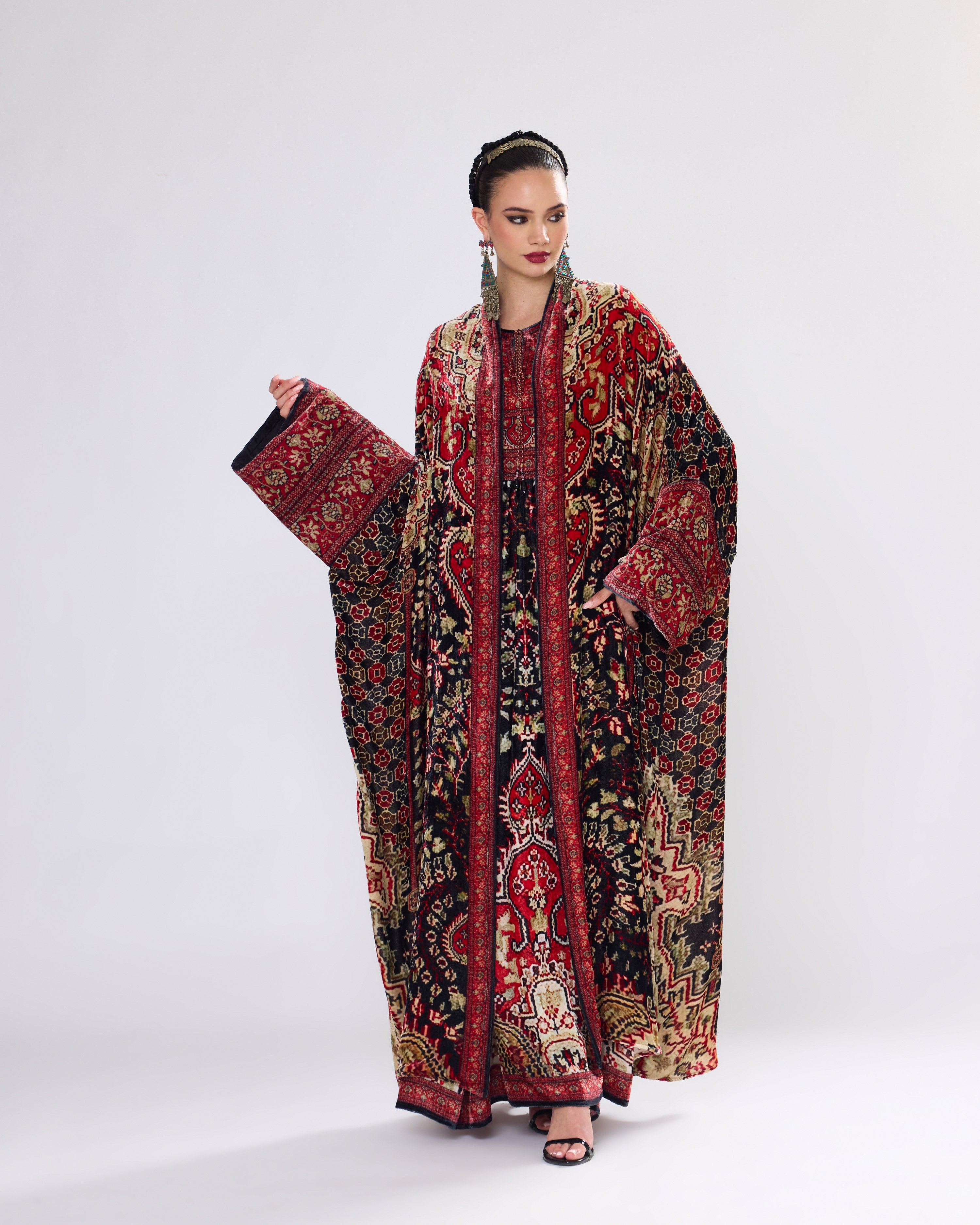 Arabian Nights : Abaya - Black/Red