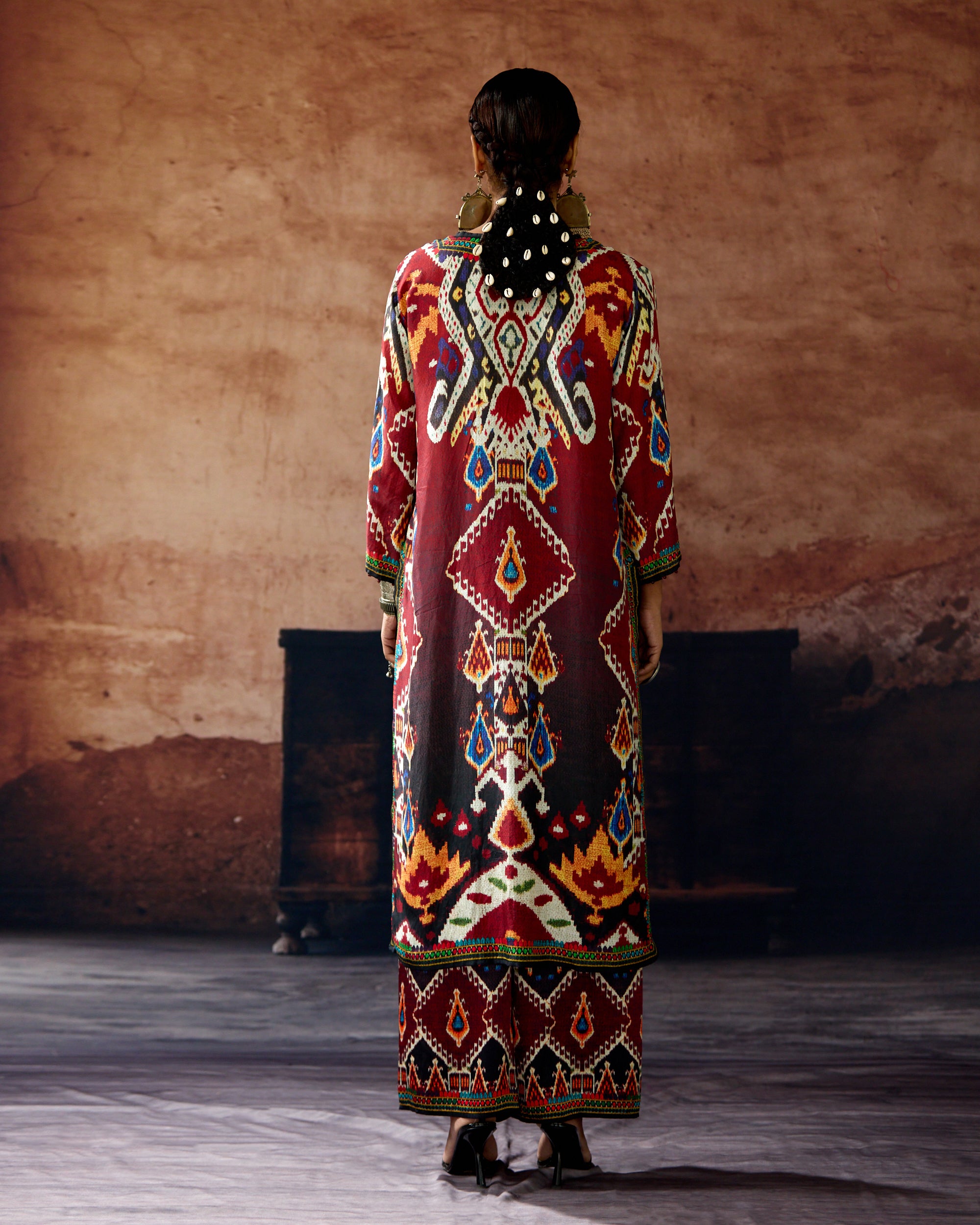 Kasbah : Ramin - Black/Maroon