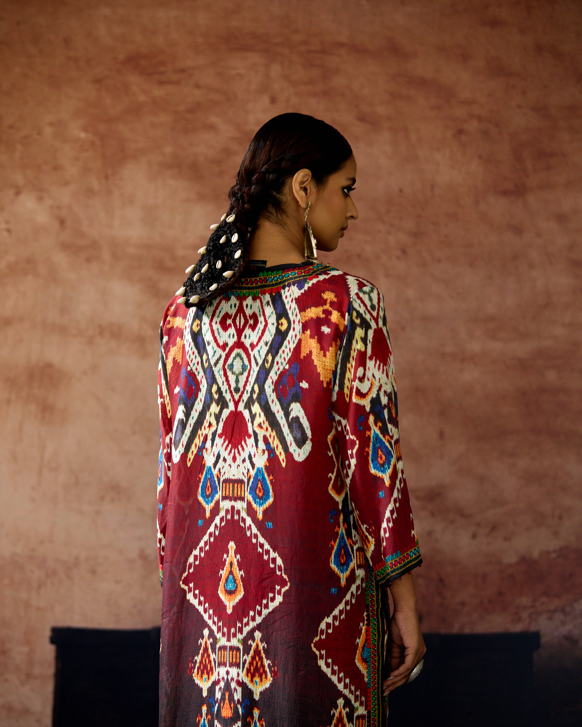Kasbah : Ramin - Black/Maroon