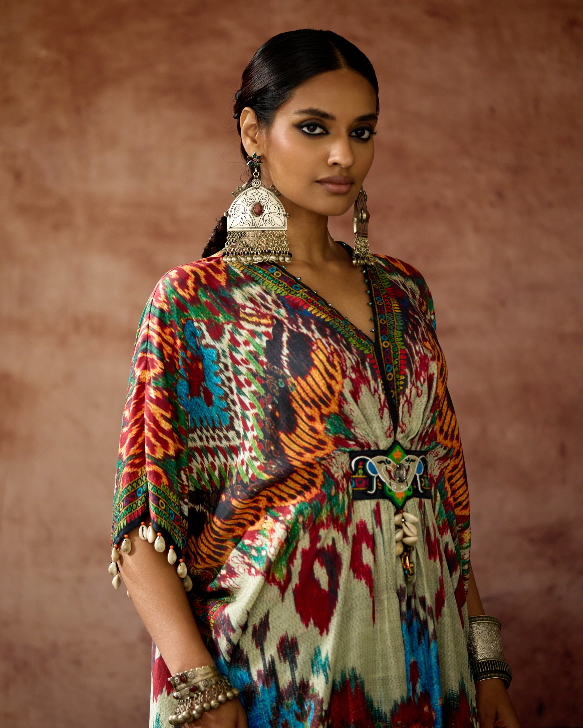 Kasbah : Maya/Sonth - Eggshell/Blue