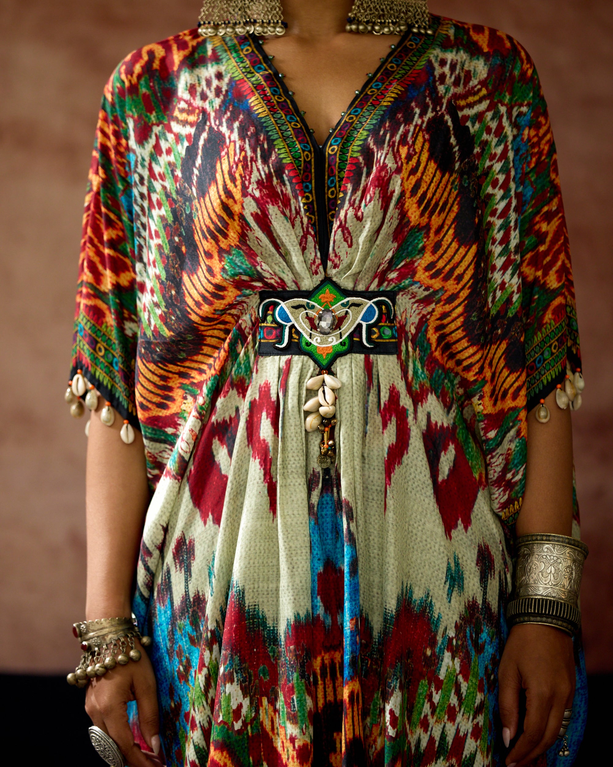 Kasbah : Maya/Sonth - Eggshell/Blue