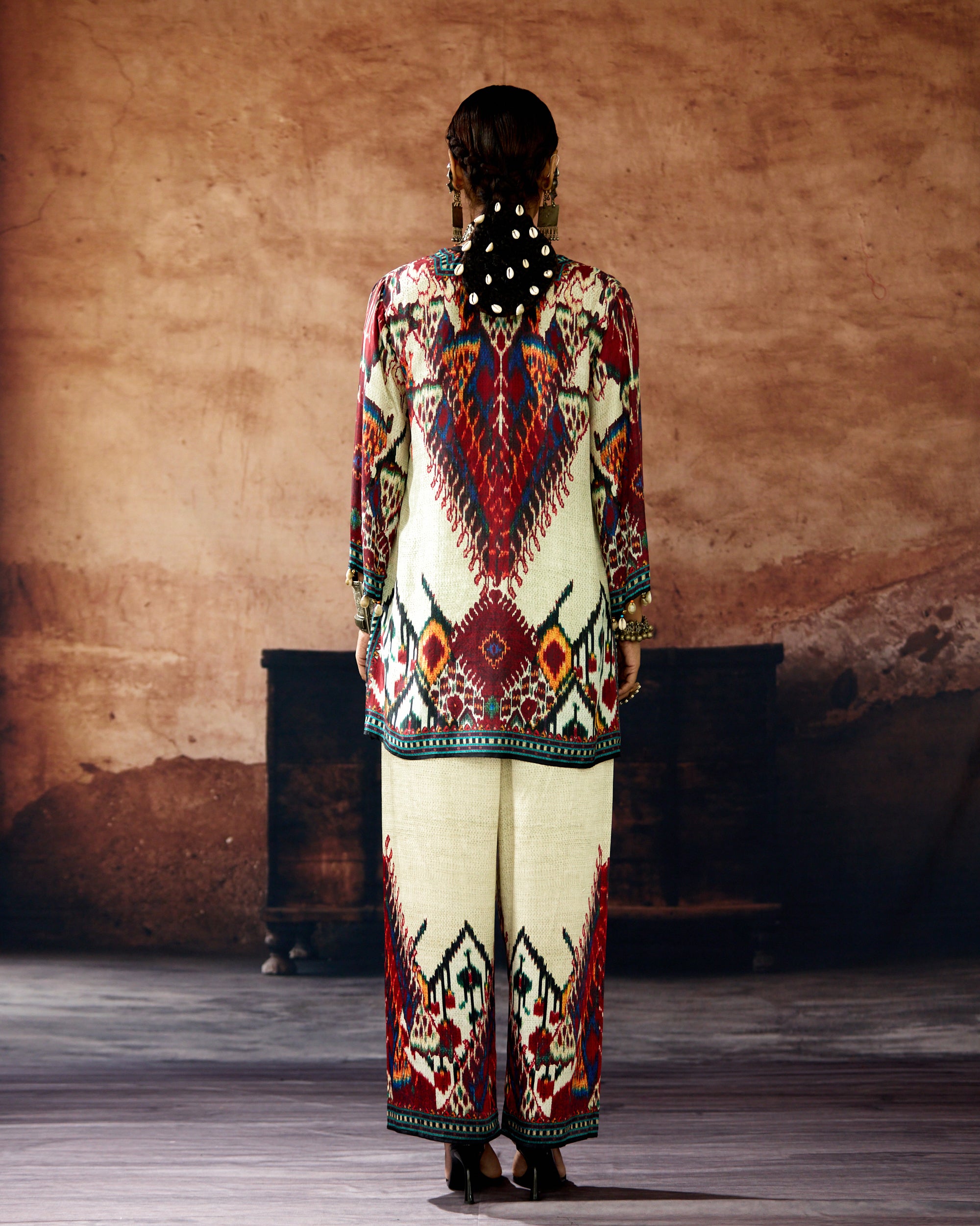 Kasbah : Resham - Eggshell/Red