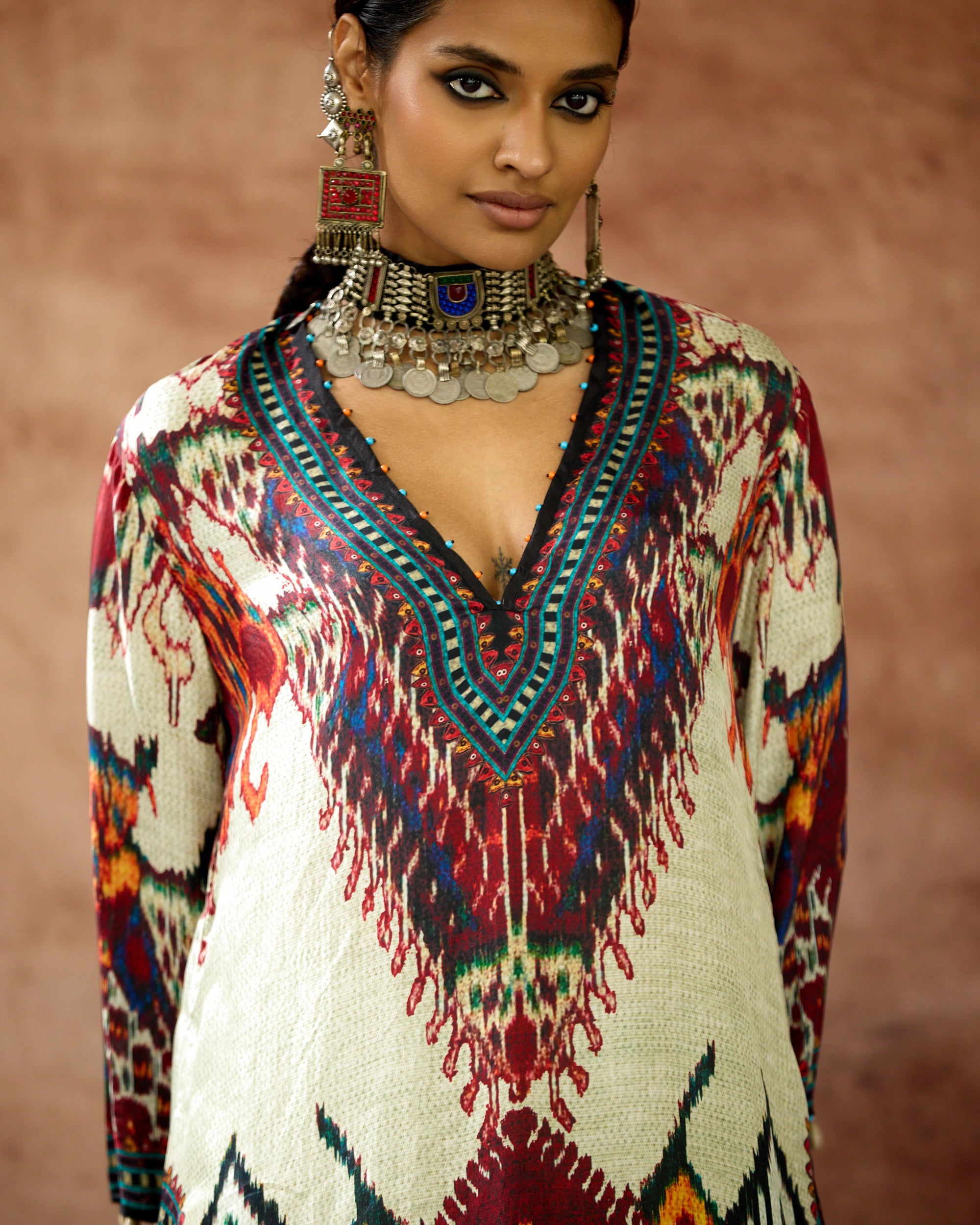 Kasbah : Resham - Eggshell/Red