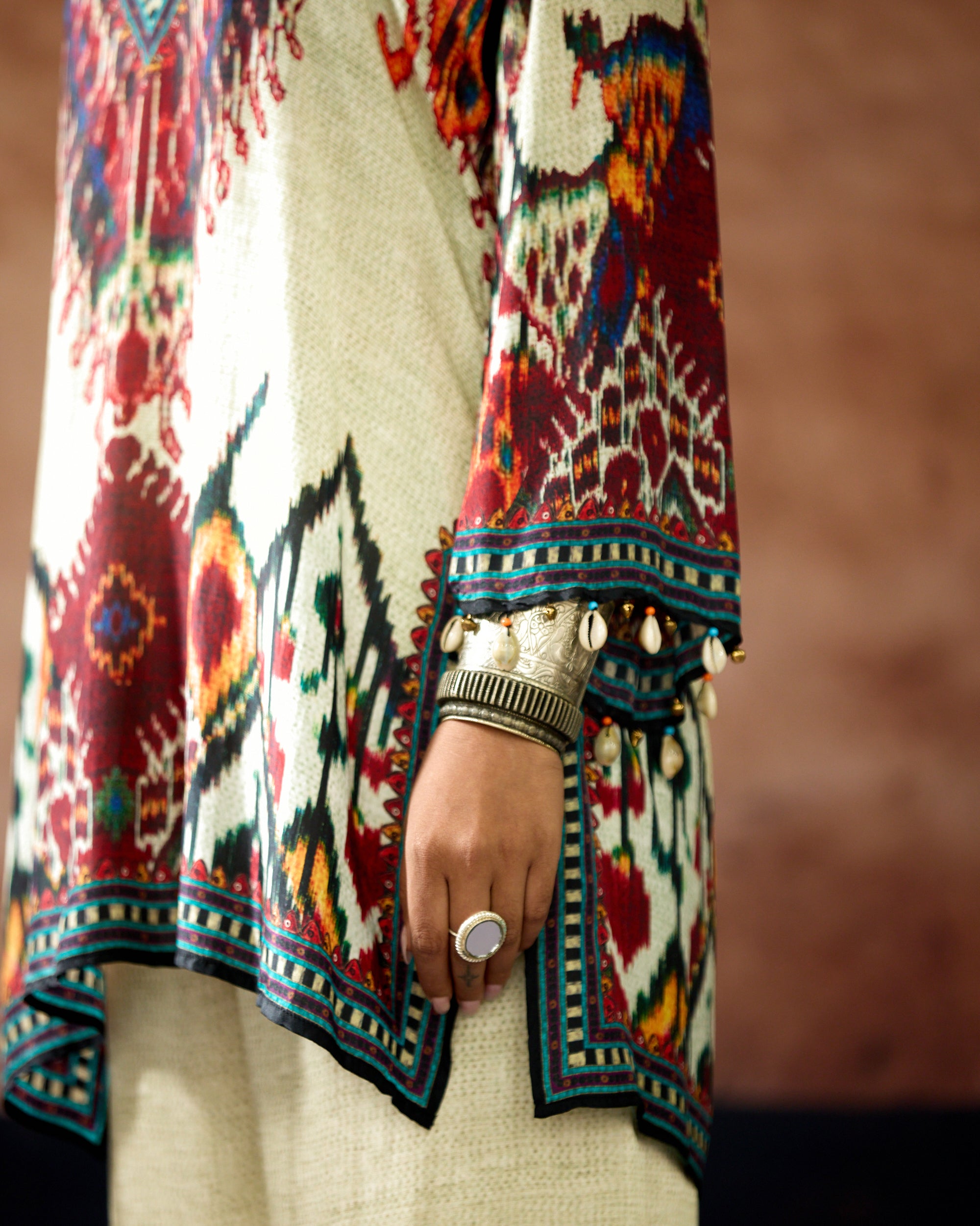Kasbah : Resham - Eggshell/Red