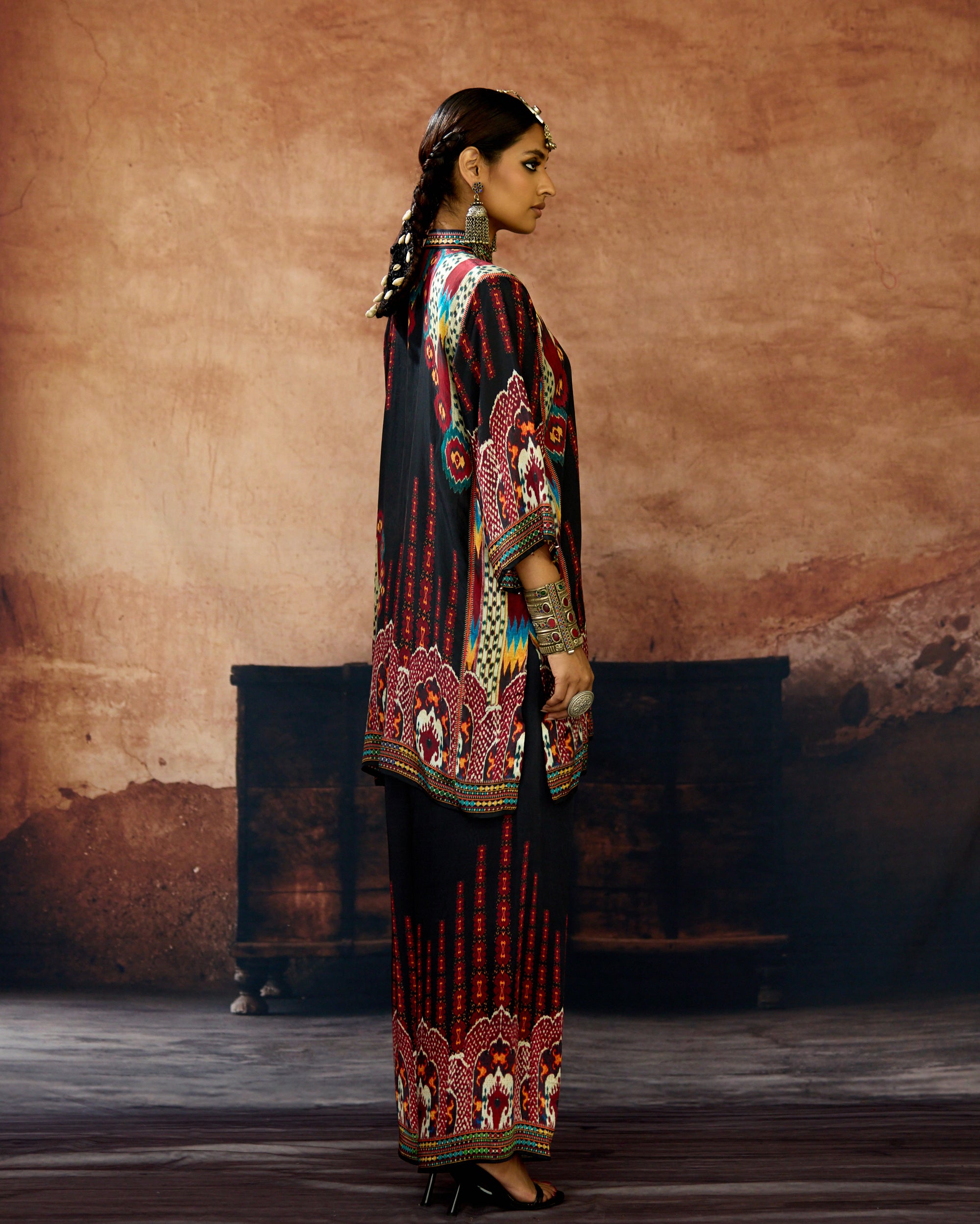 Kasbah : Ghazal - Black