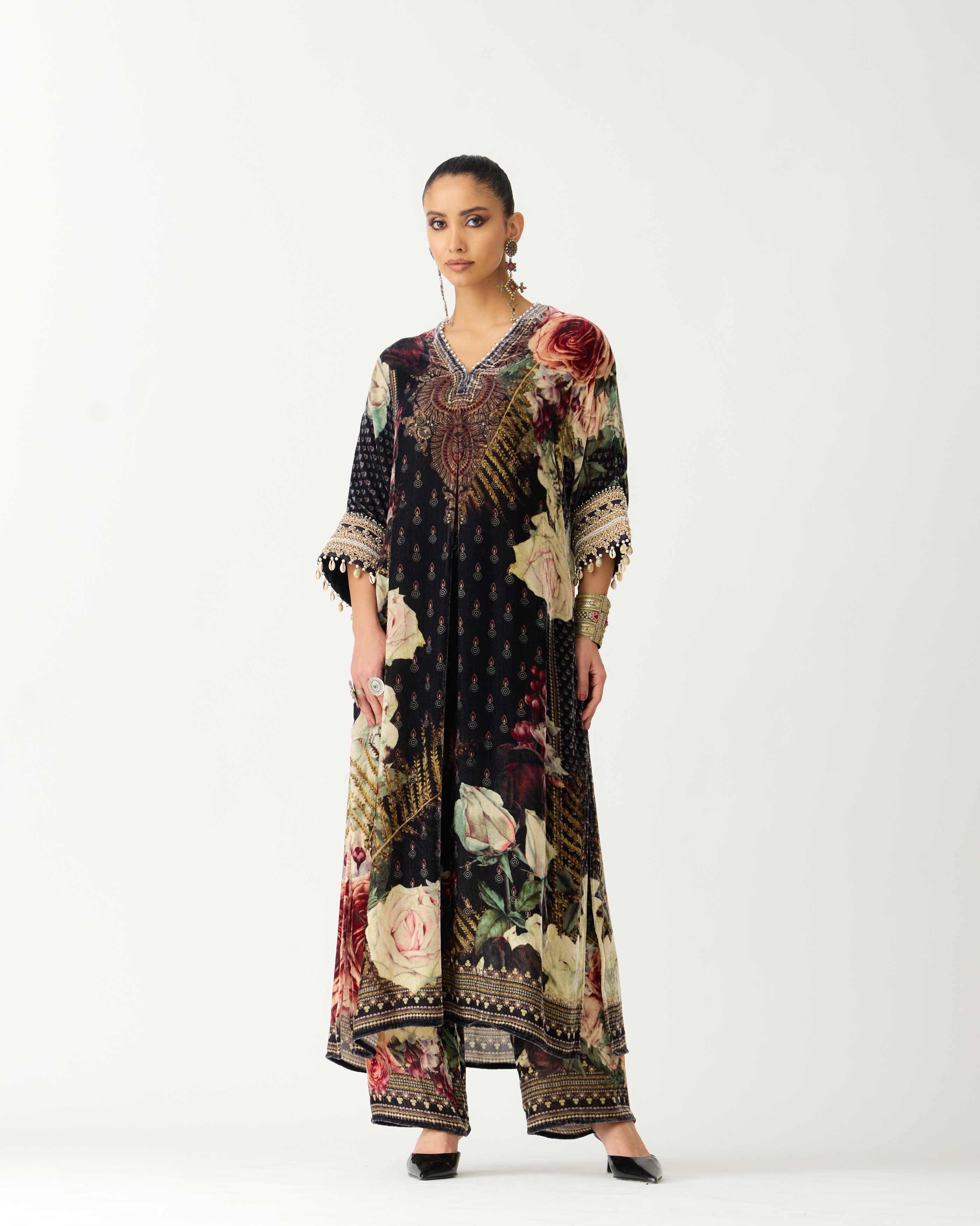 Zubaida : Banera - Black