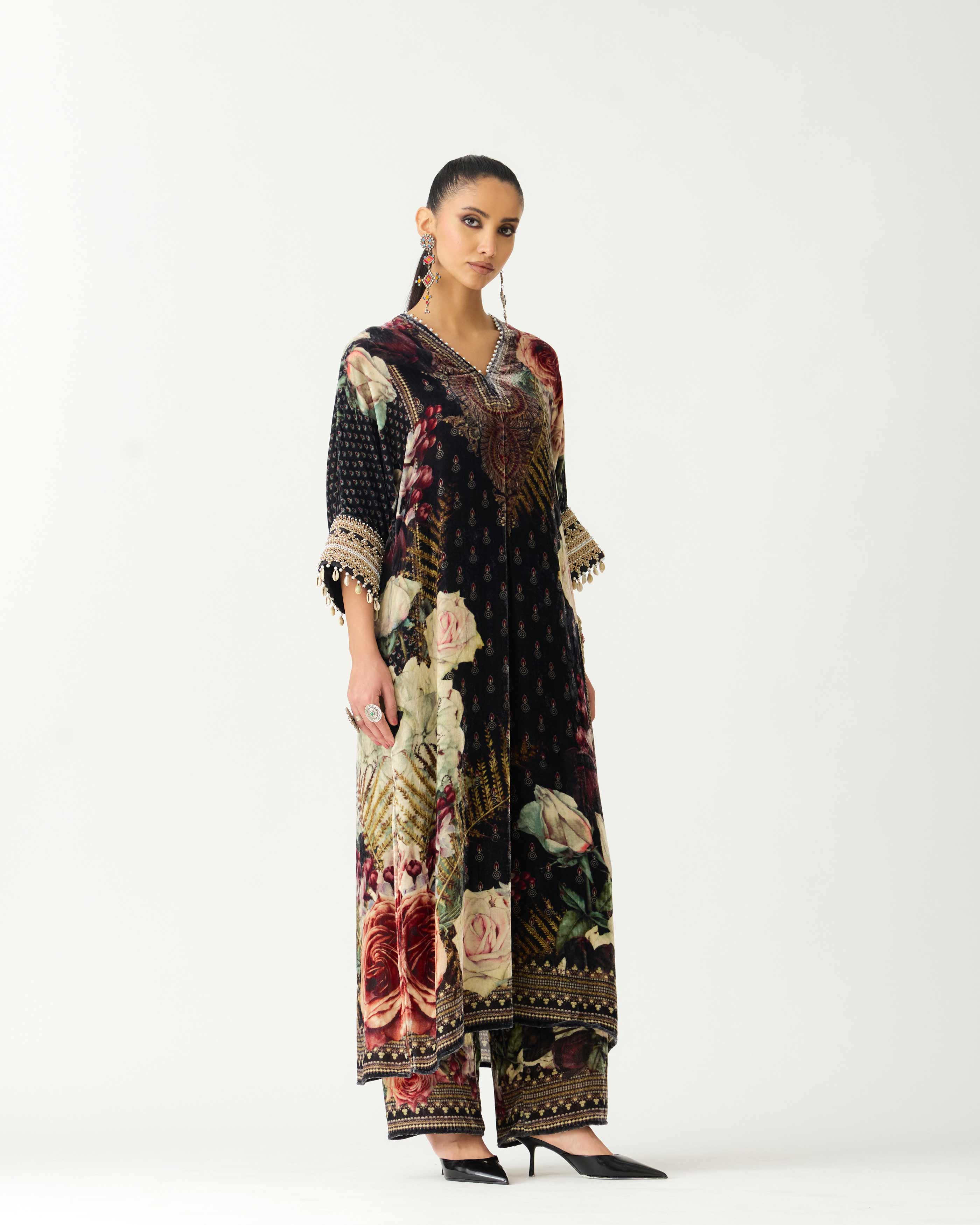 Zubaida : Banera - Black