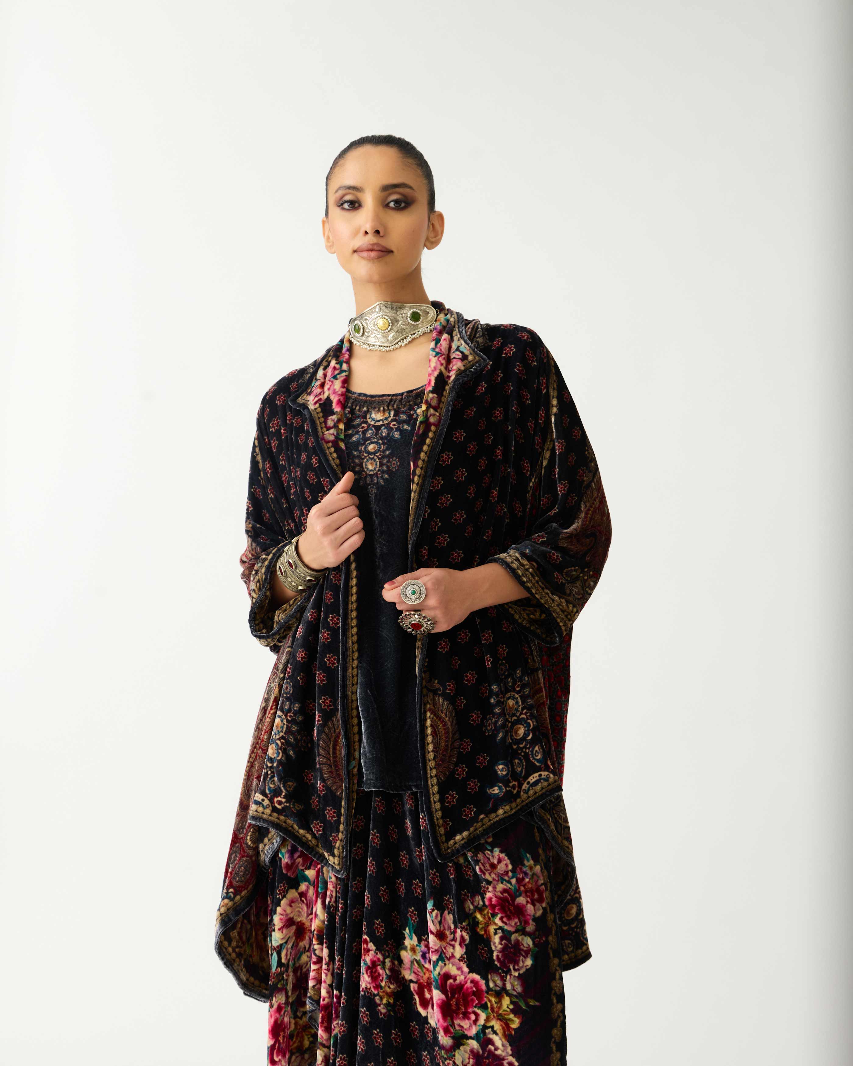 Zubaida : Adhira/Chandice - Black