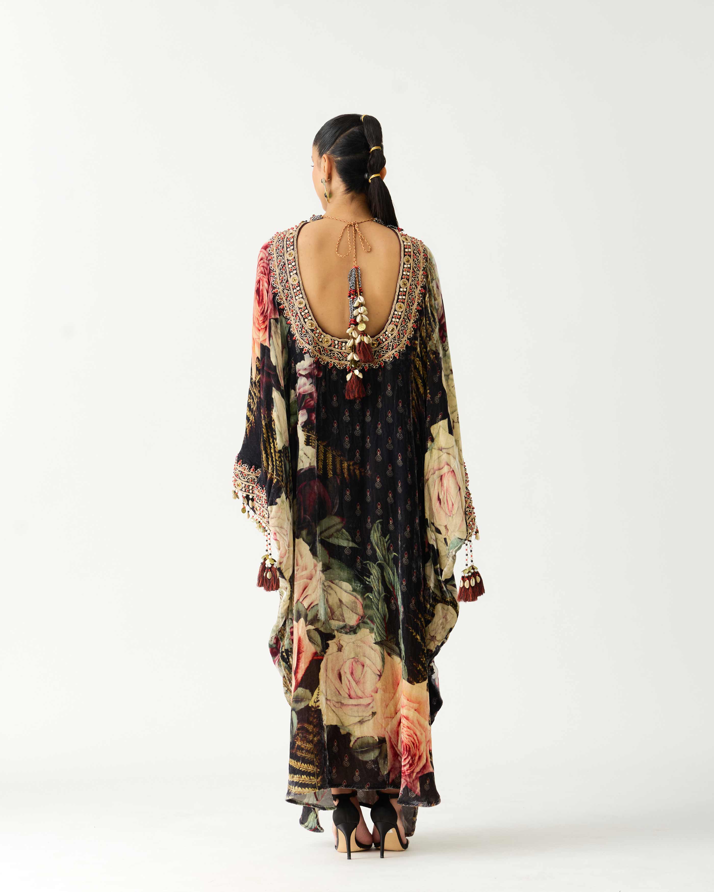 Zubaida : Bambi - Black