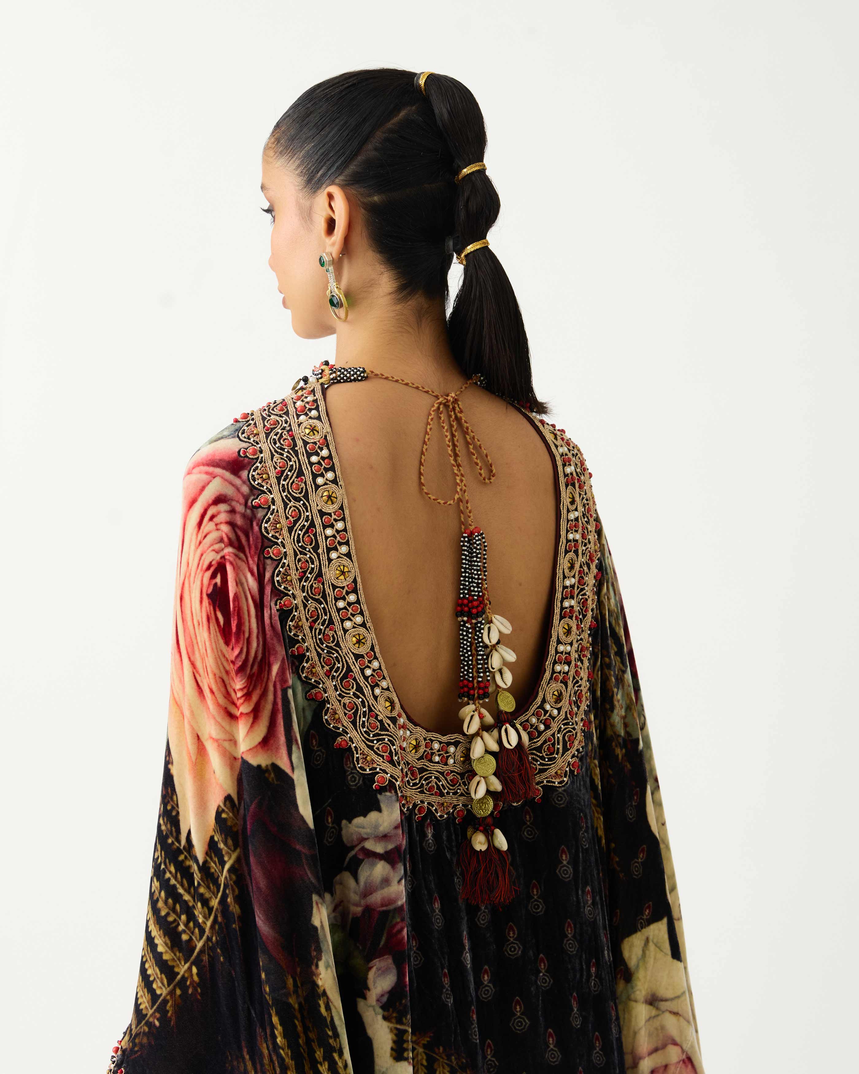 Zubaida : Bambi - Black