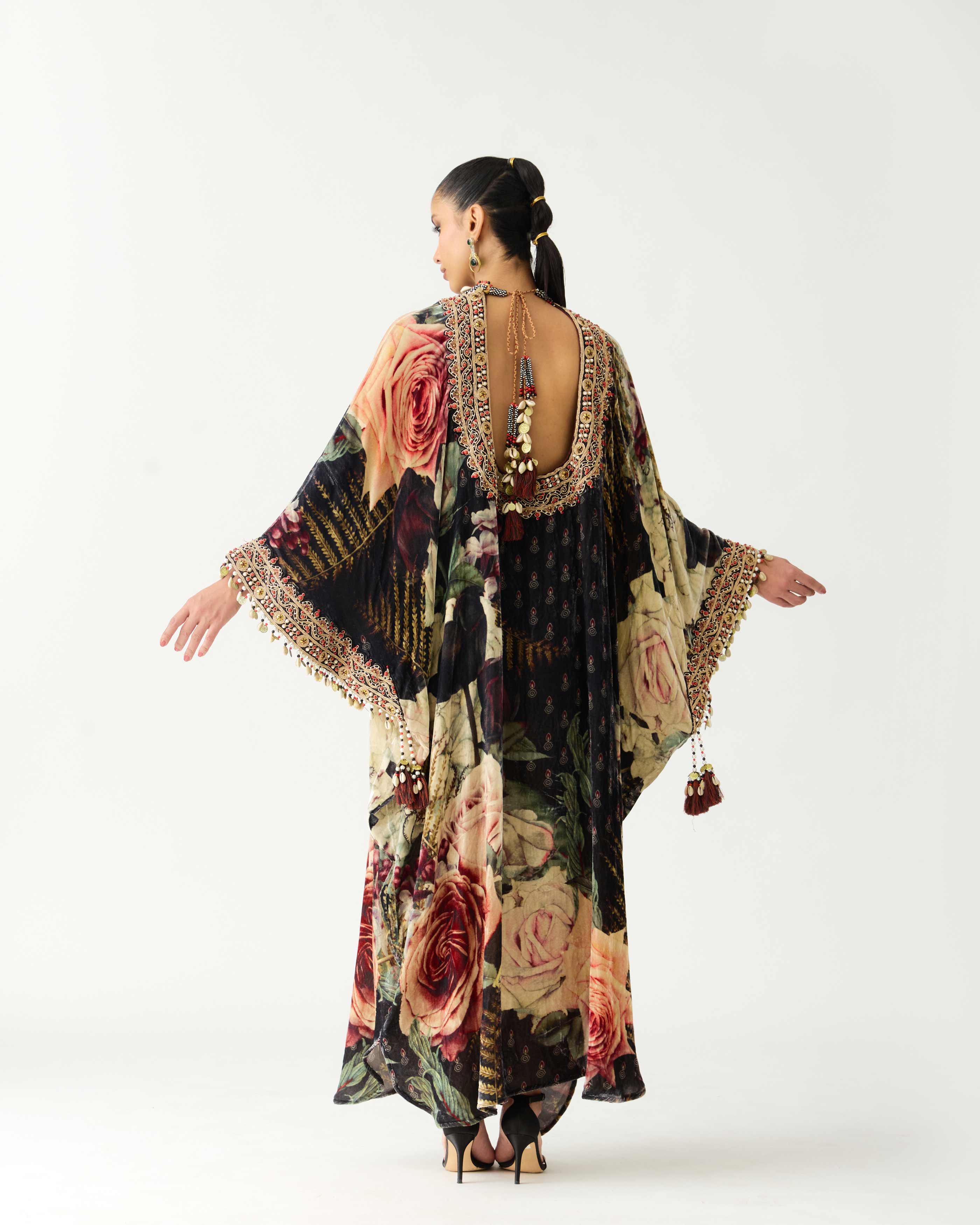 Zubaida : Bambi - Black