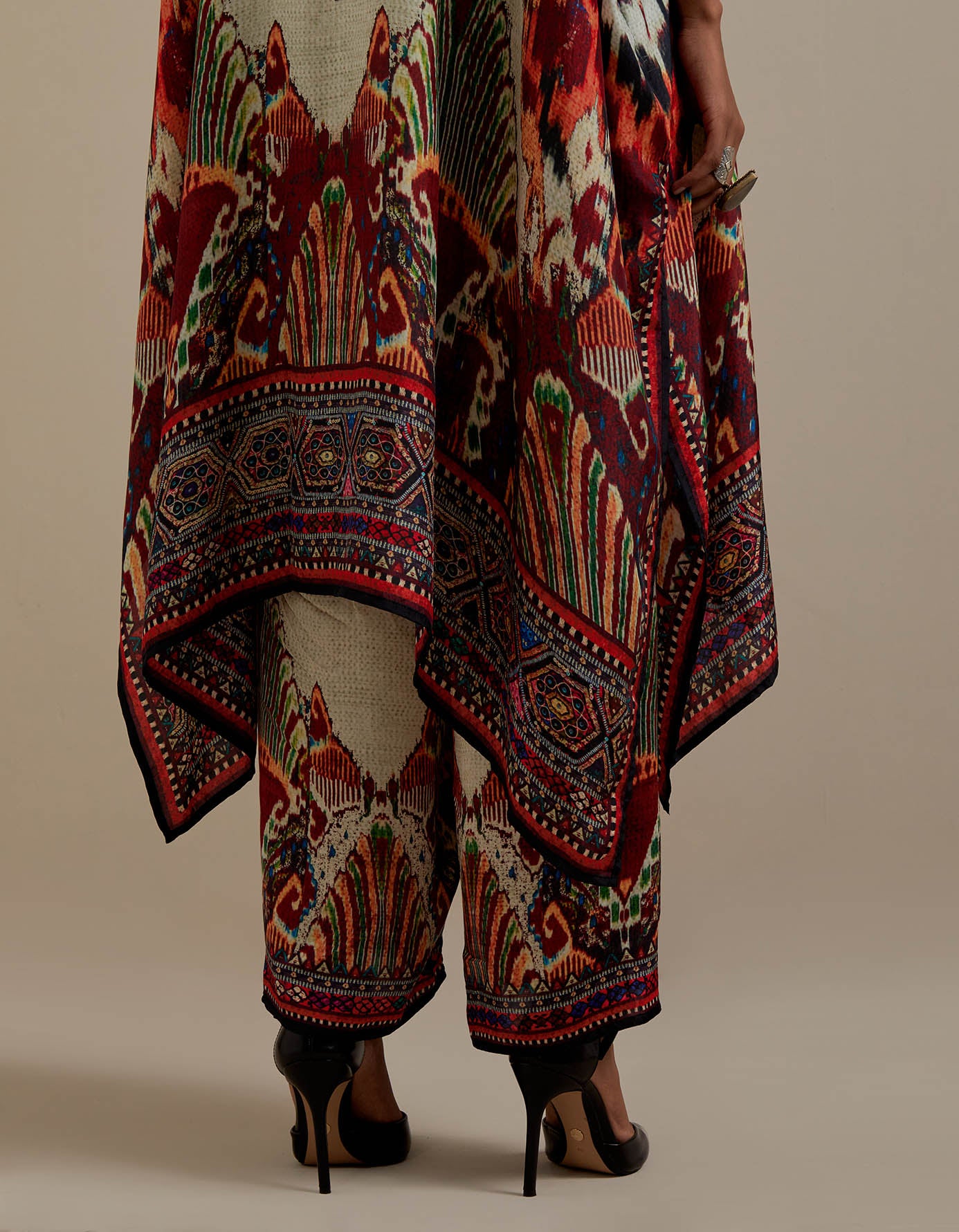 Kasbah : Chantelle 42" - Eggshell/Multi