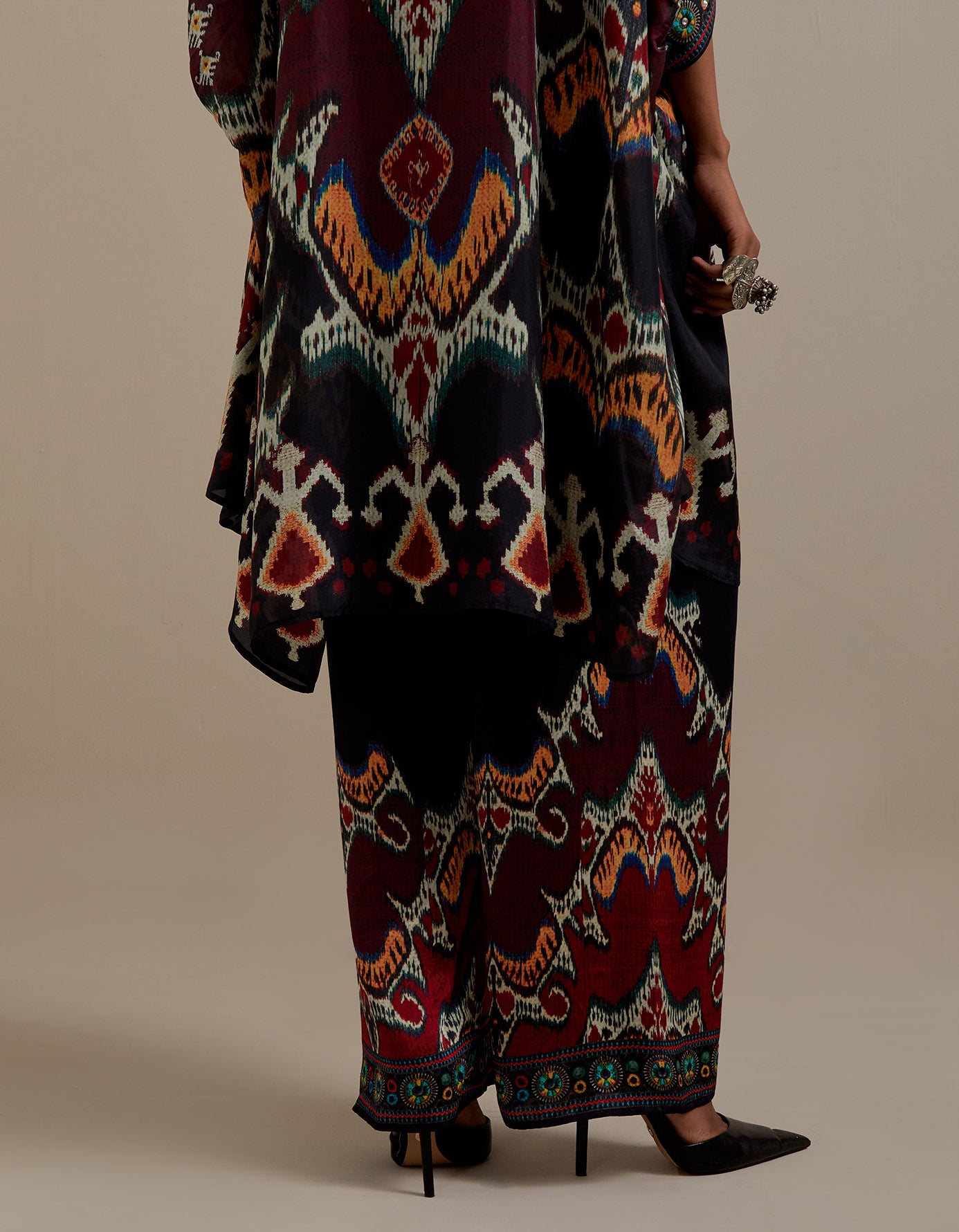 Kasbah : Kamara - Red/Black