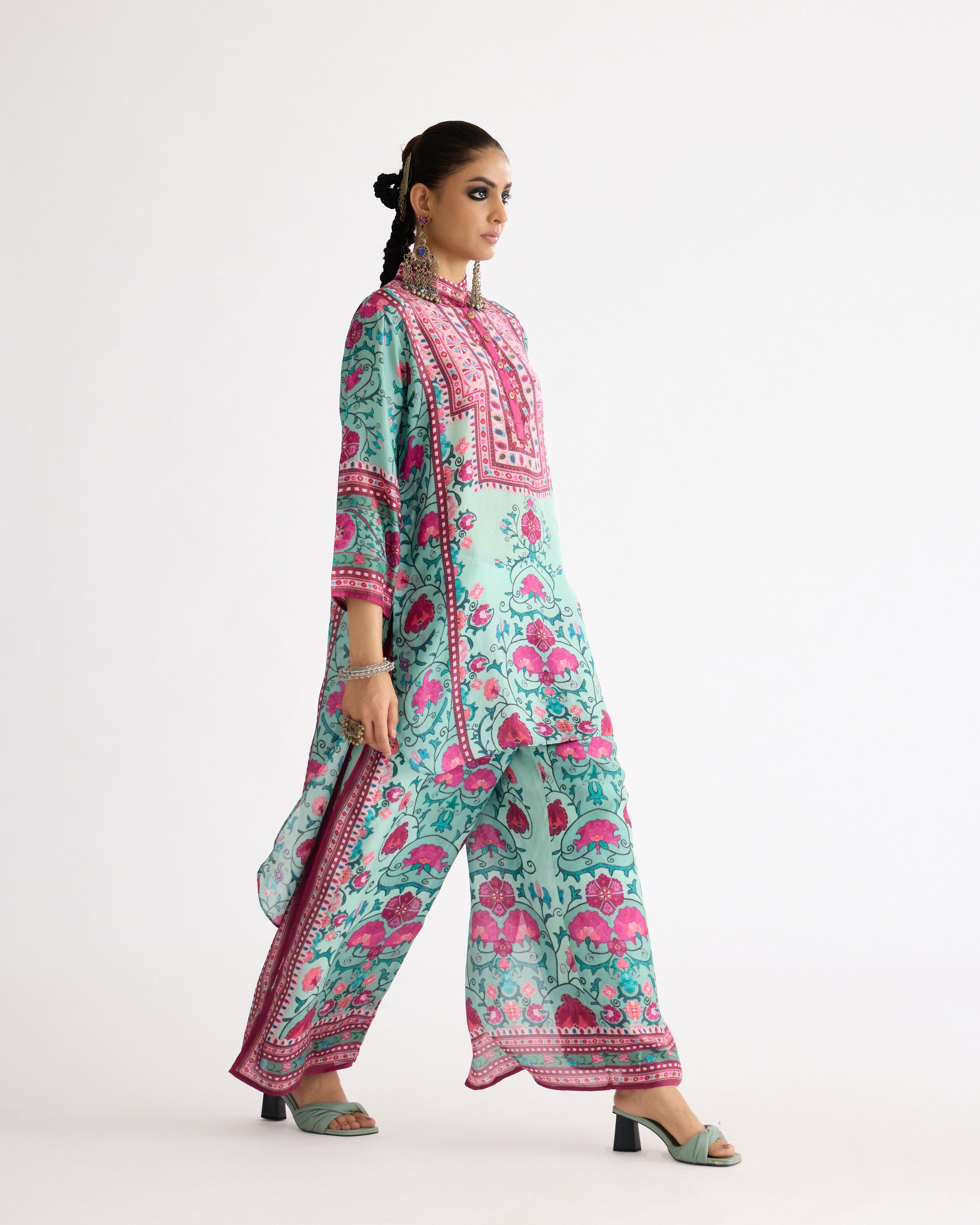 A Bukhara Summer : Baaka/Gloria - Mint