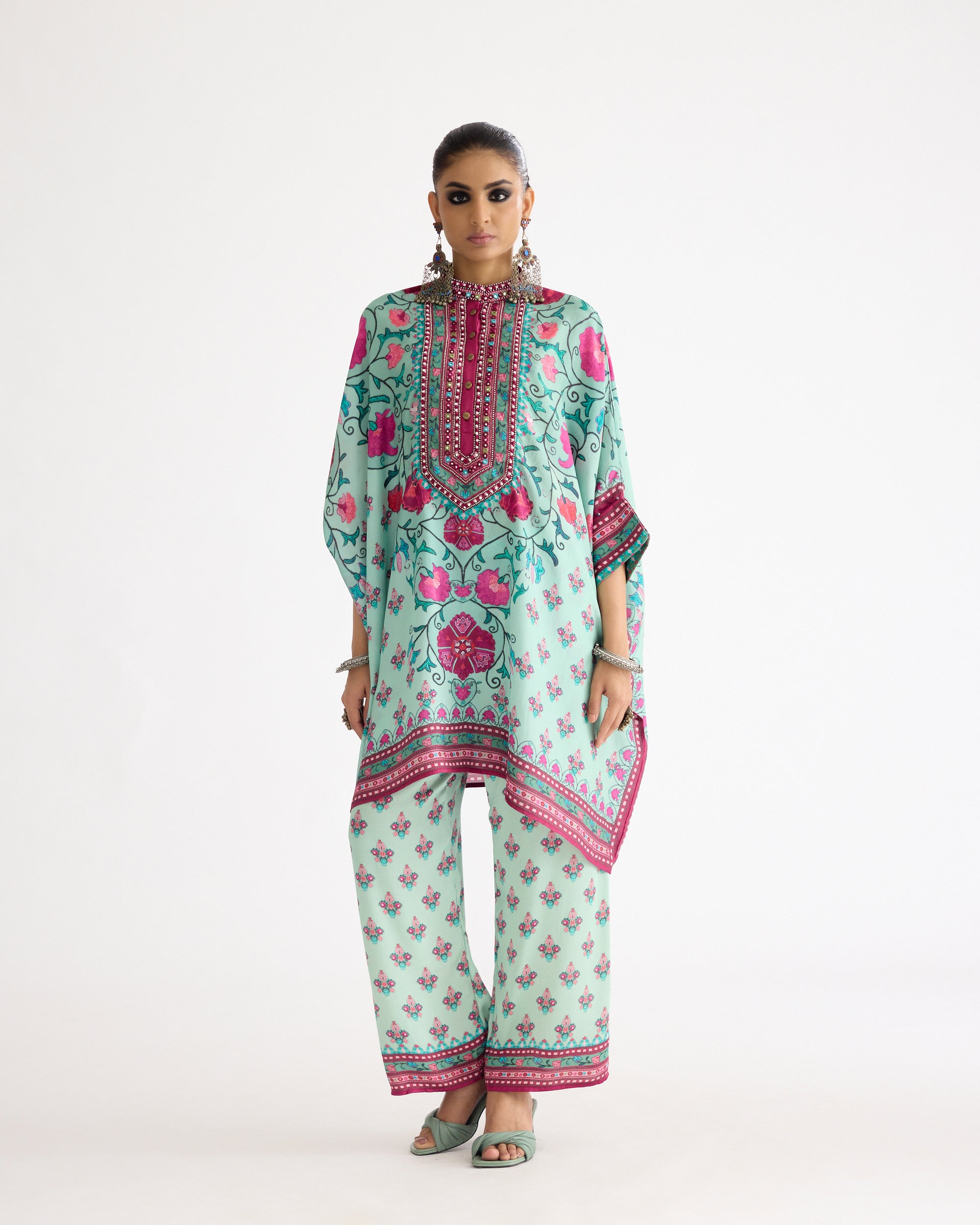 A Bukhara Summer : Chanel 36" - Mint