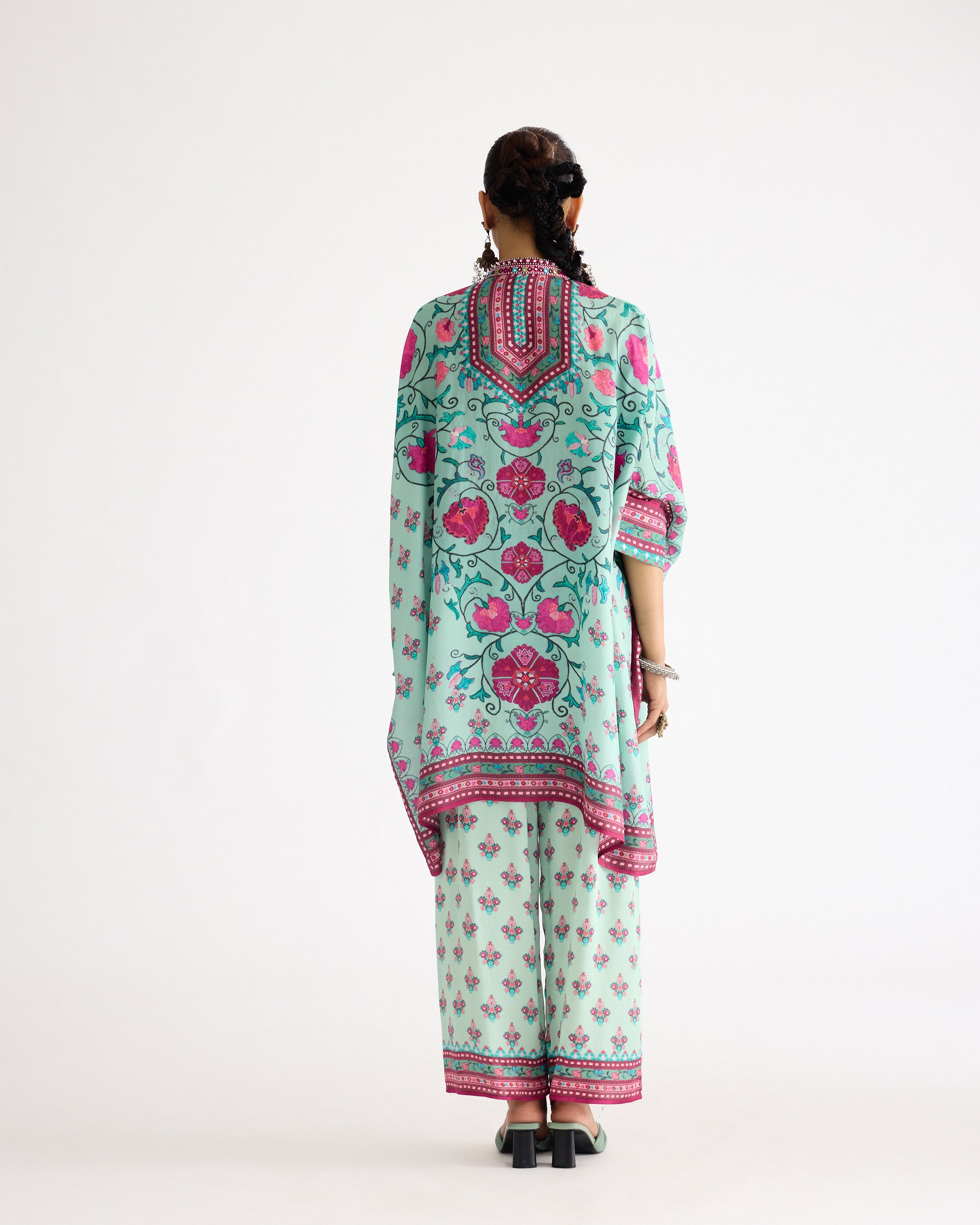 A Bukhara Summer : Chanel 36" - Mint