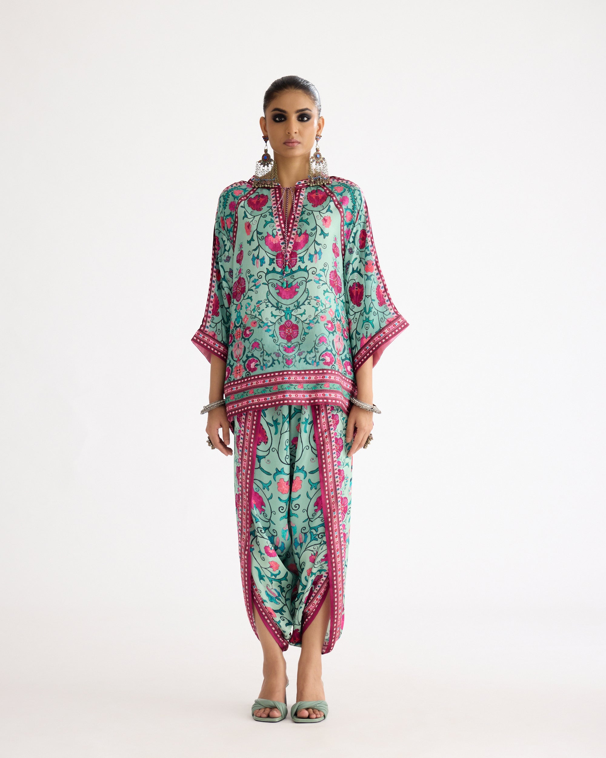 A Bukhara Summer : Ramona/Sonth - Mint
