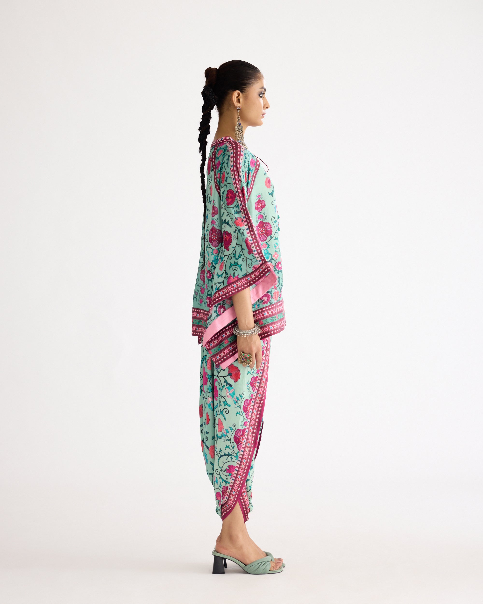 A Bukhara Summer : Ramona/Sonth - Mint