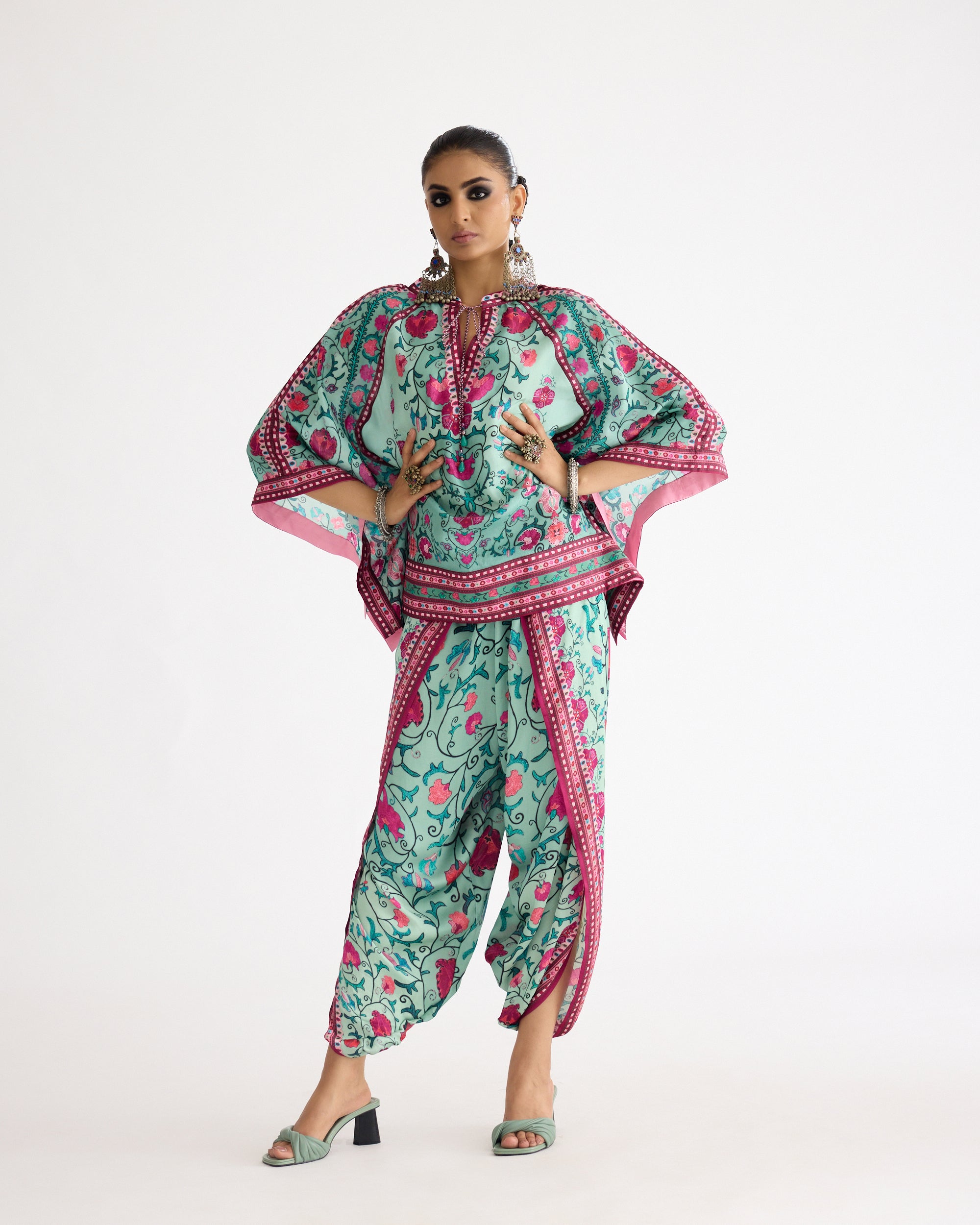 A Bukhara Summer : Ramona/Sonth - Mint
