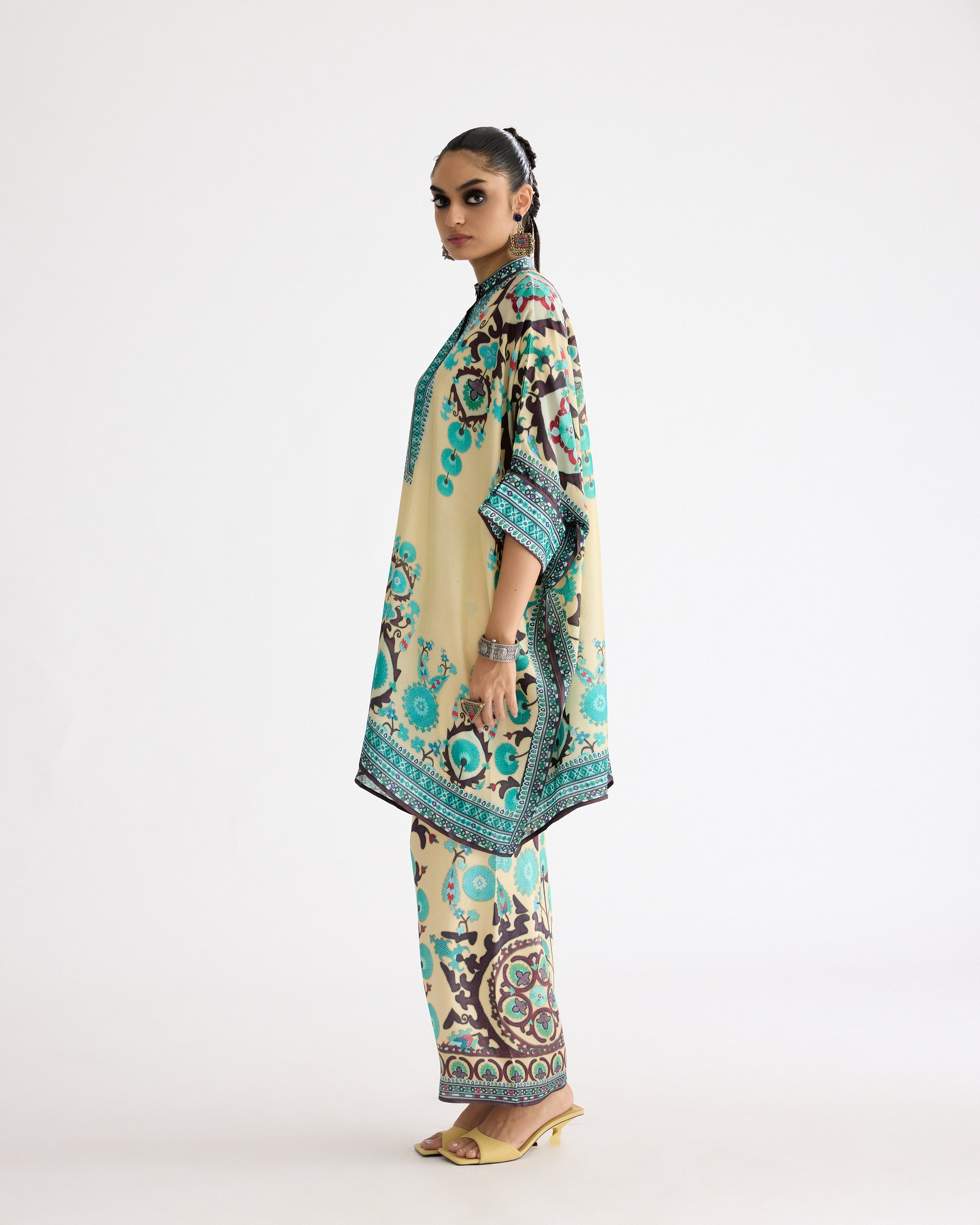 A Bukhara Summer : Chanel 36" - Lemon