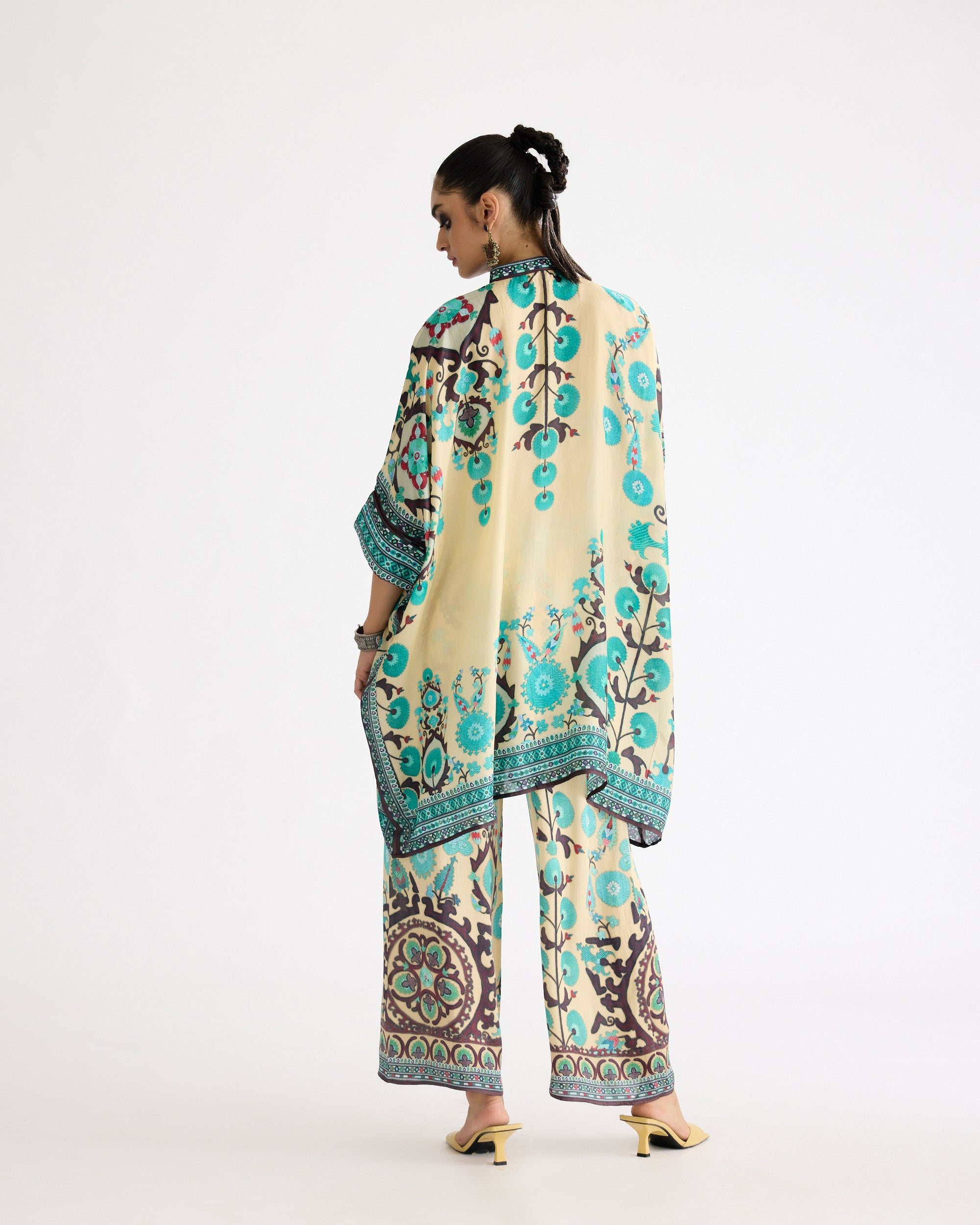 A Bukhara Summer : Chanel 36" - Lemon
