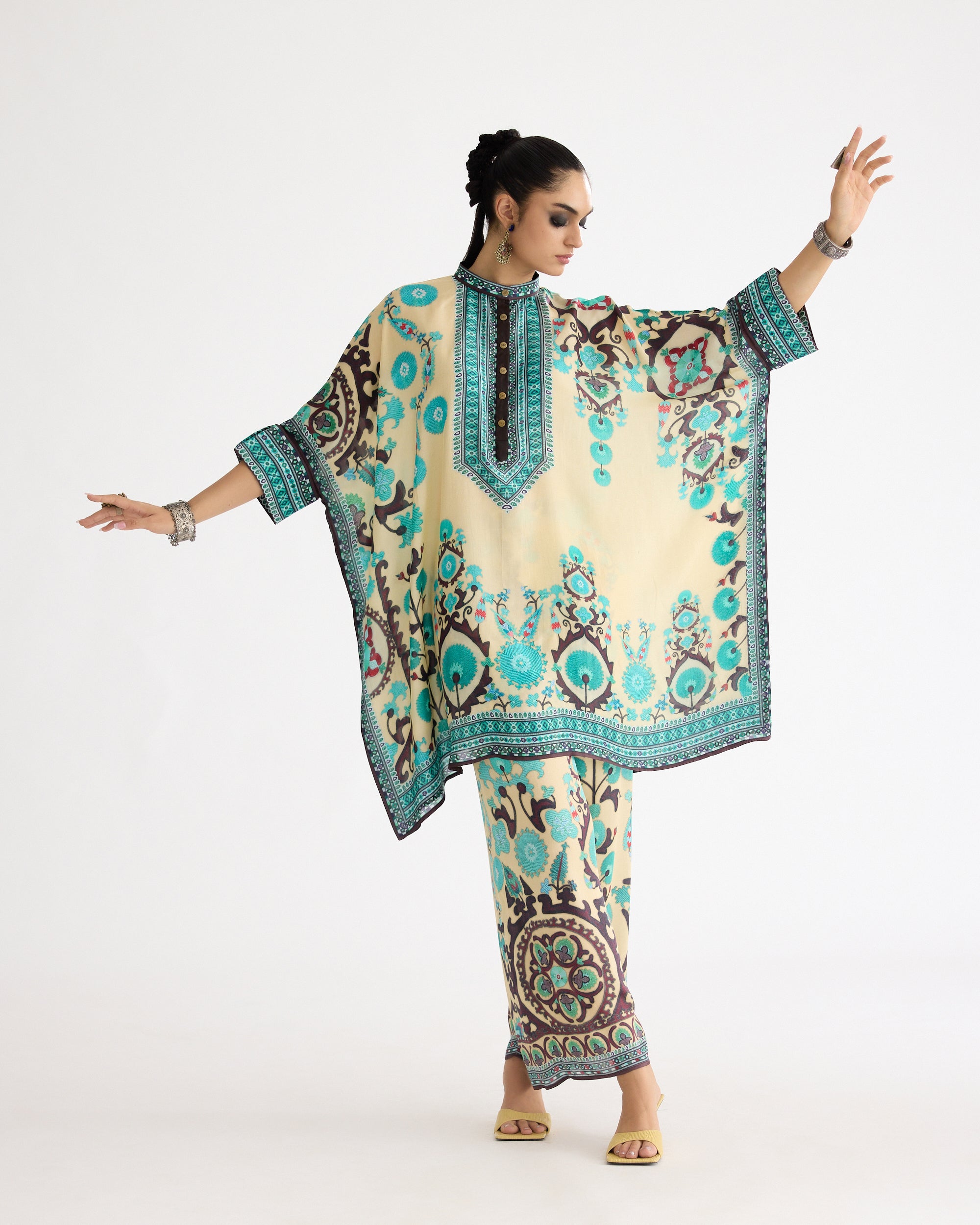 A Bukhara Summer : Chanel 36" - Lemon