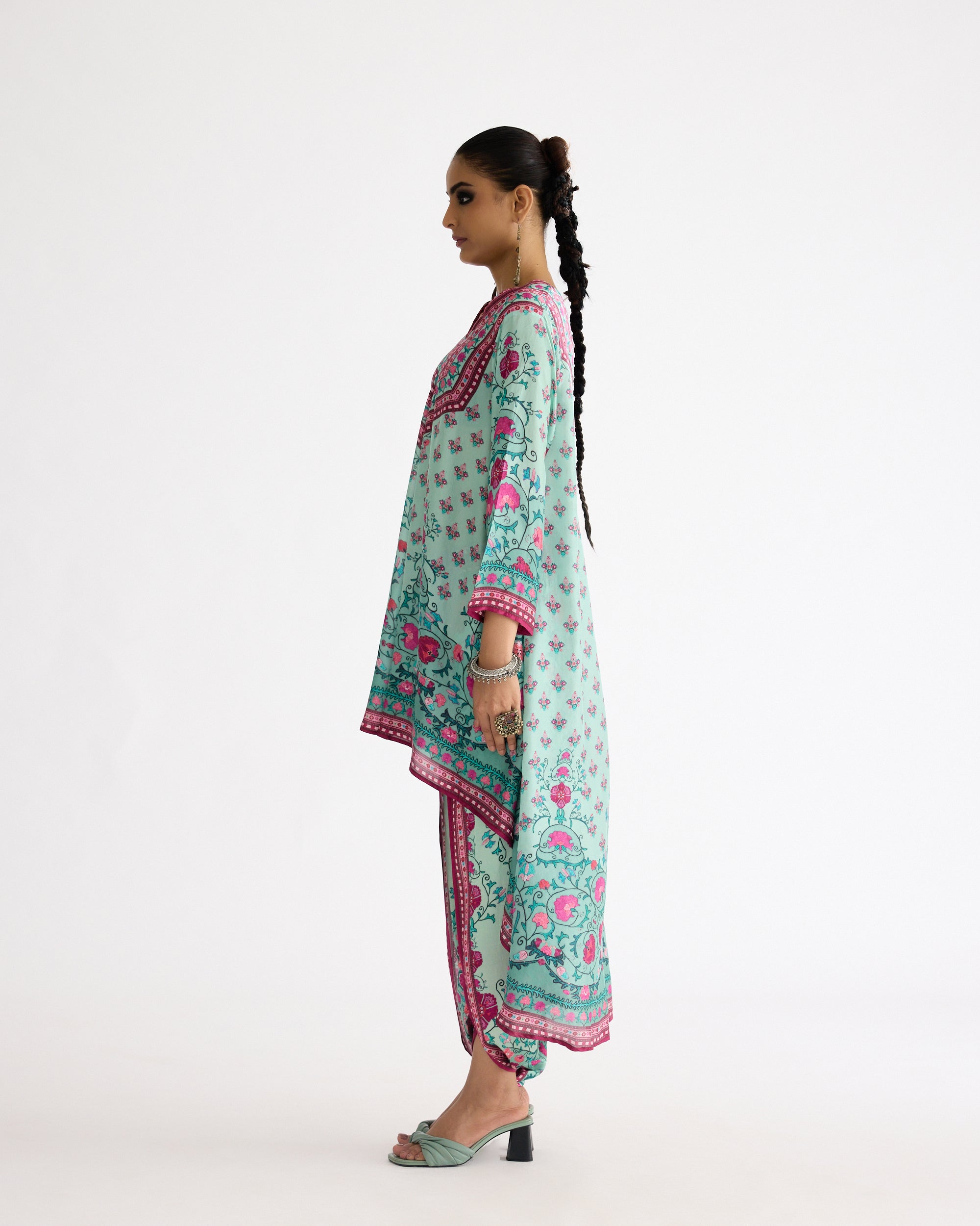 A Bukhara Summer : Aarvi/Sonth - Mint