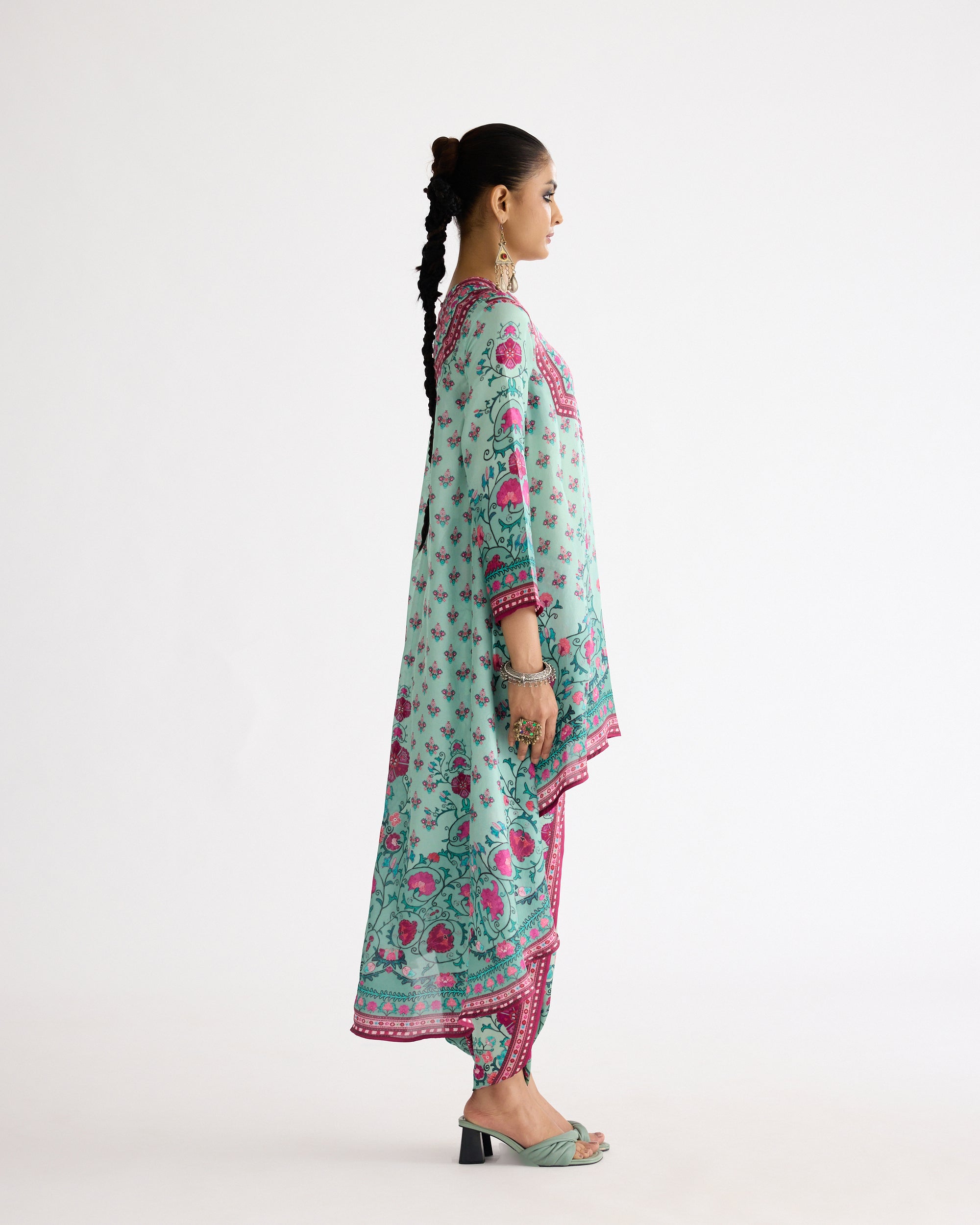 A Bukhara Summer : Aarvi/Sonth - Mint