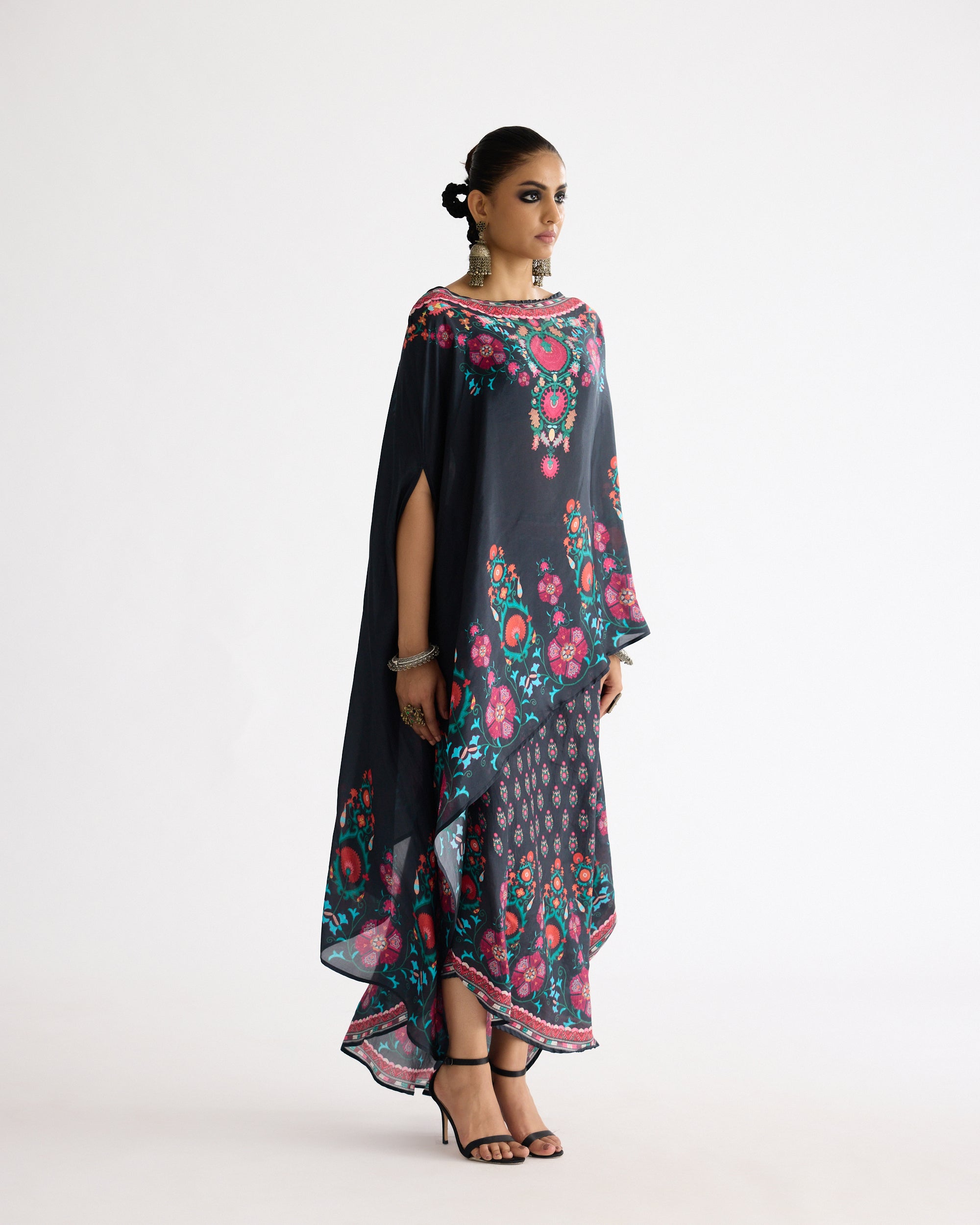 A Bukhara Summer : Kamini - Multi