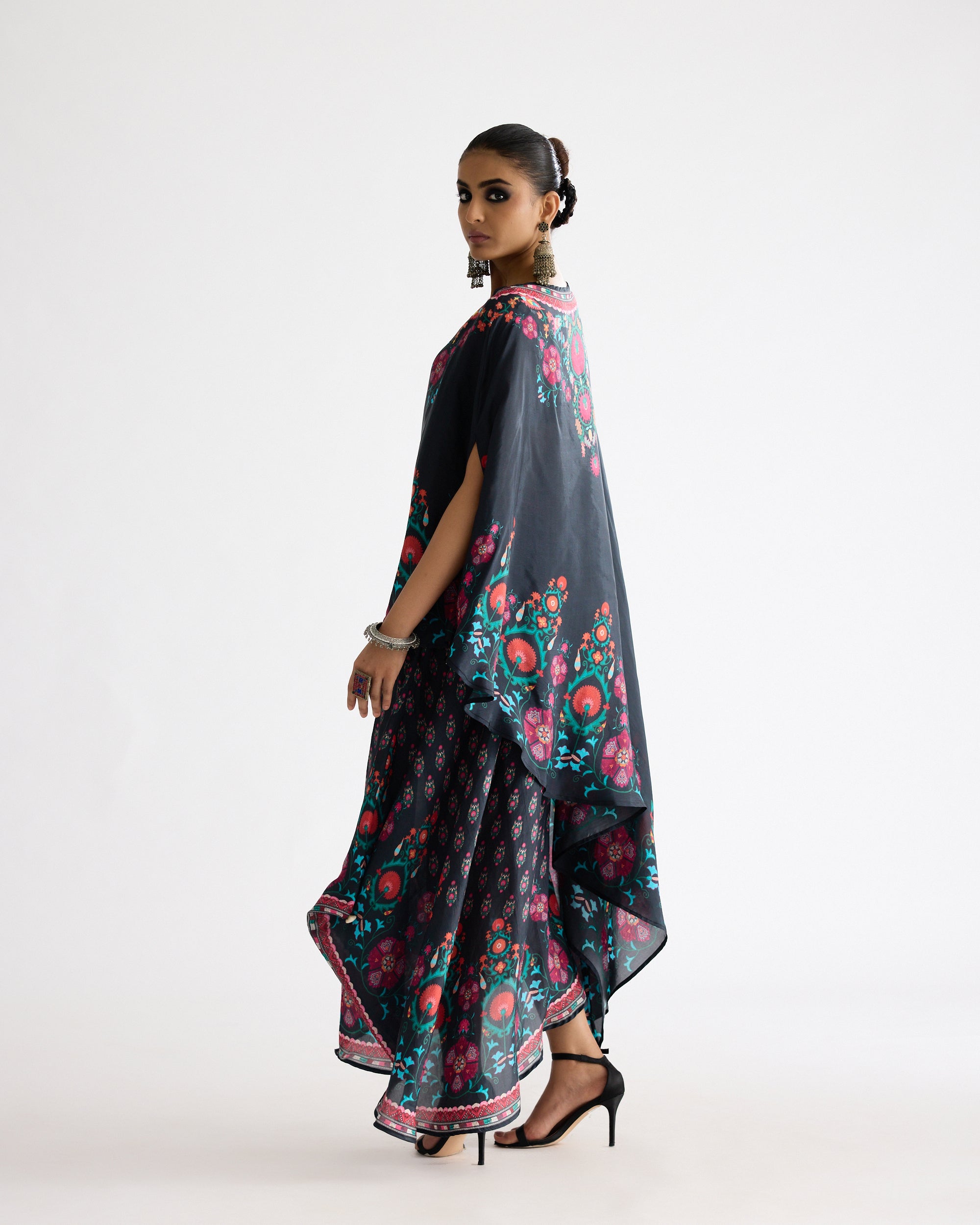 A Bukhara Summer : Kamini - Multi