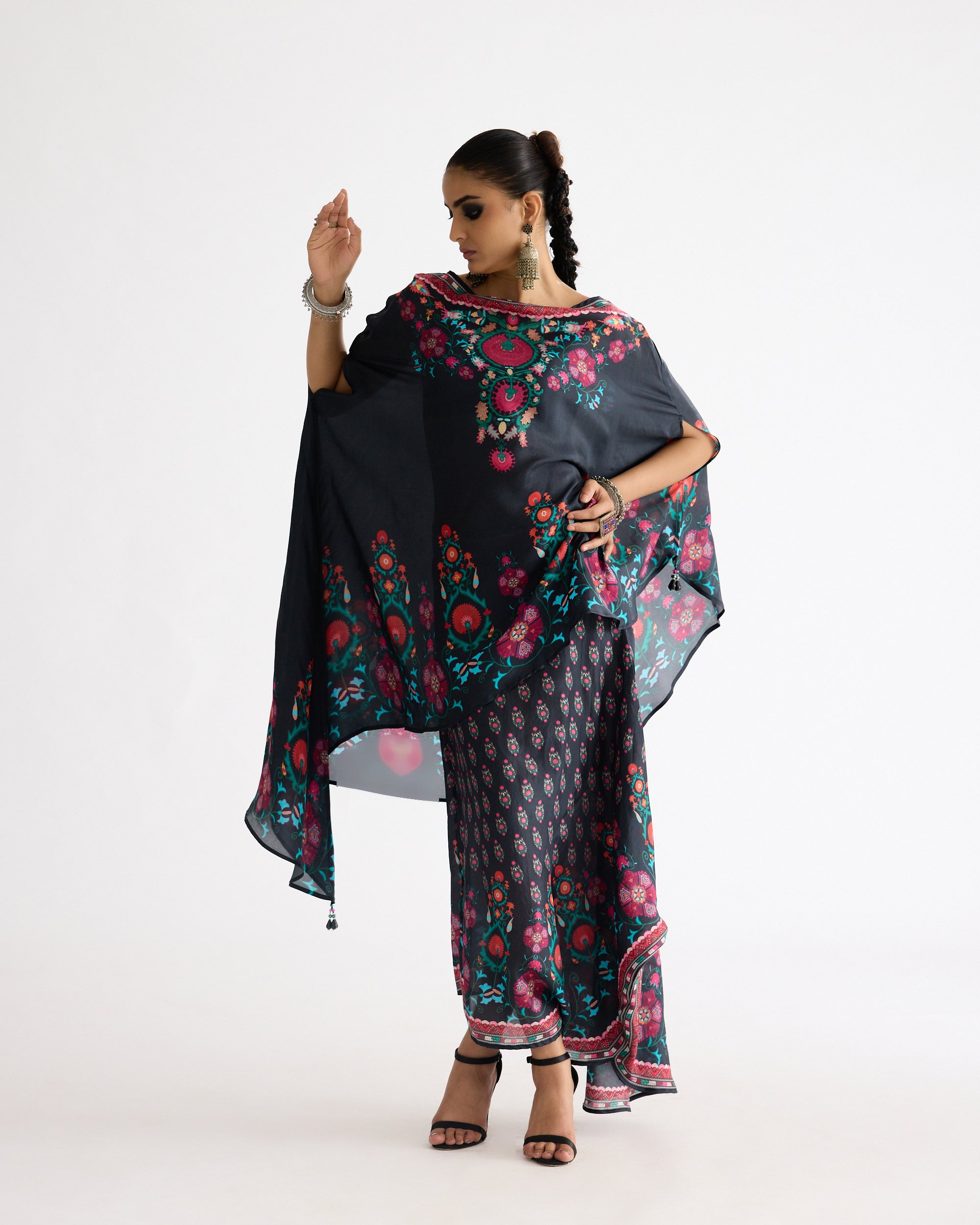 A Bukhara Summer : Kamini - Multi