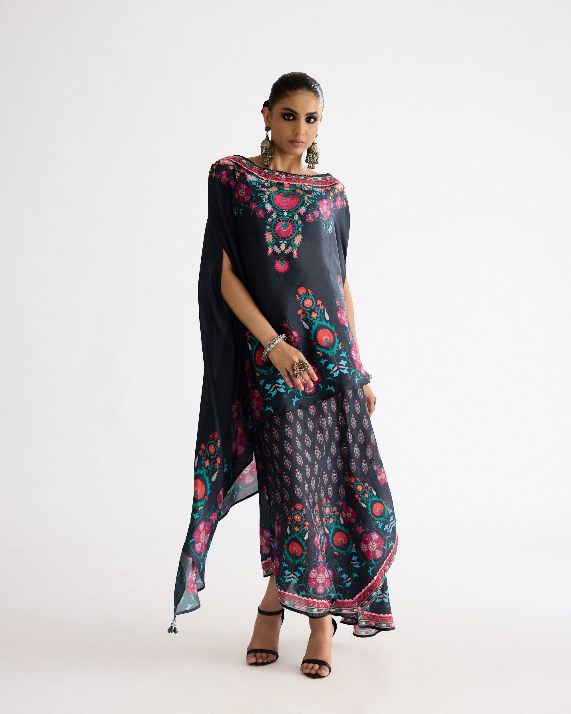 A Bukhara Summer : Kamini - Multi