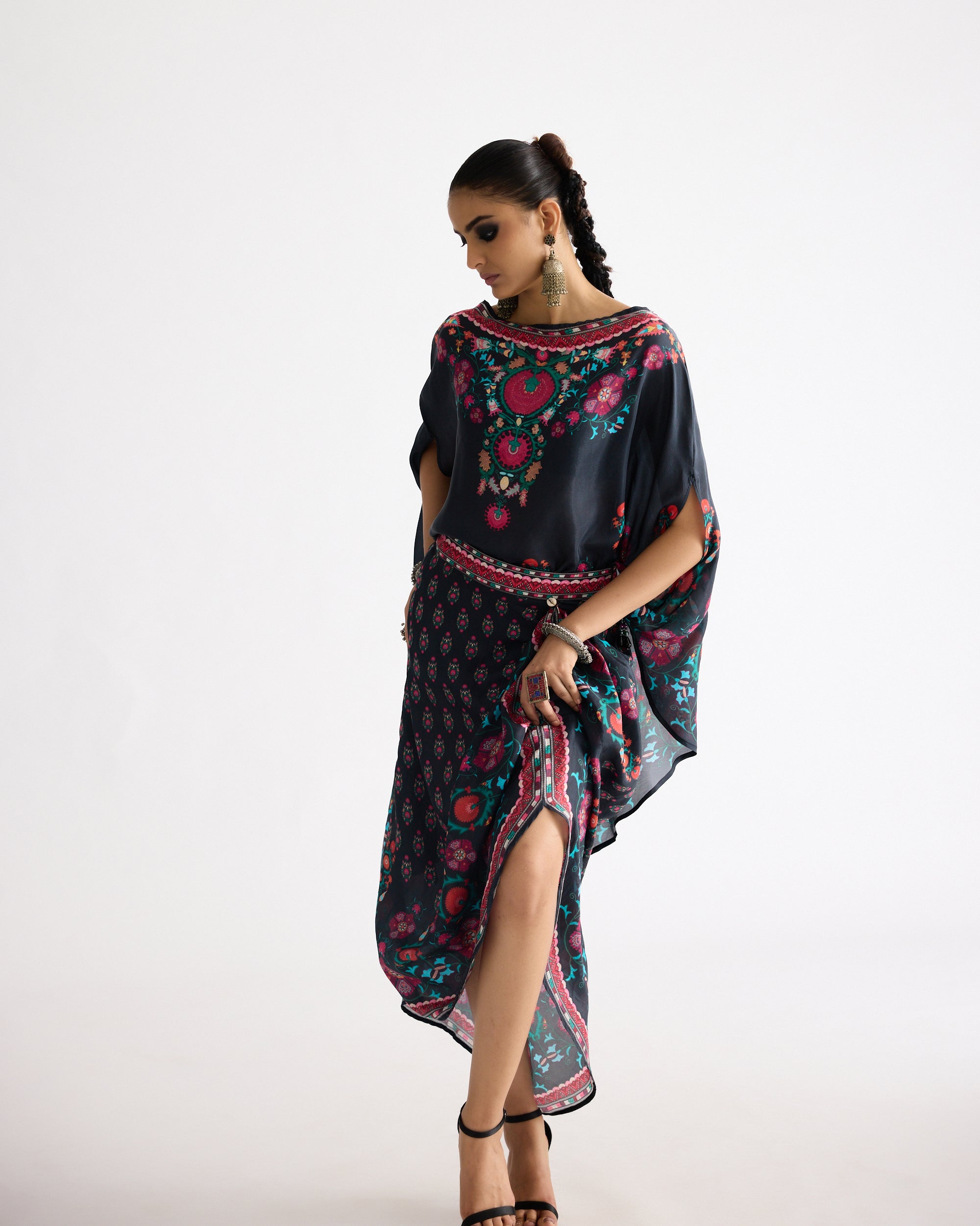 A Bukhara Summer : Kamini - Multi