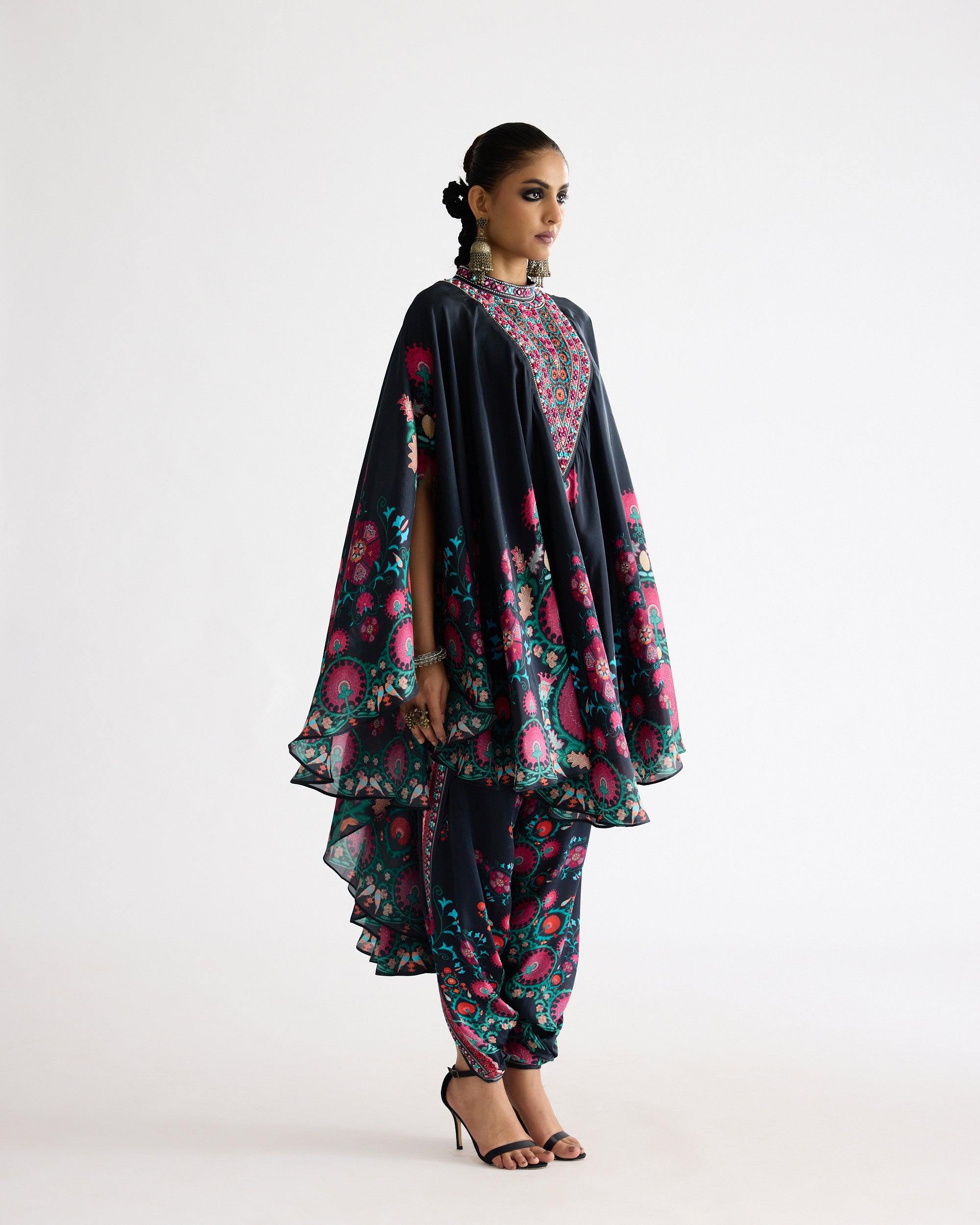 A Bukhara Summer : Farah - Multi