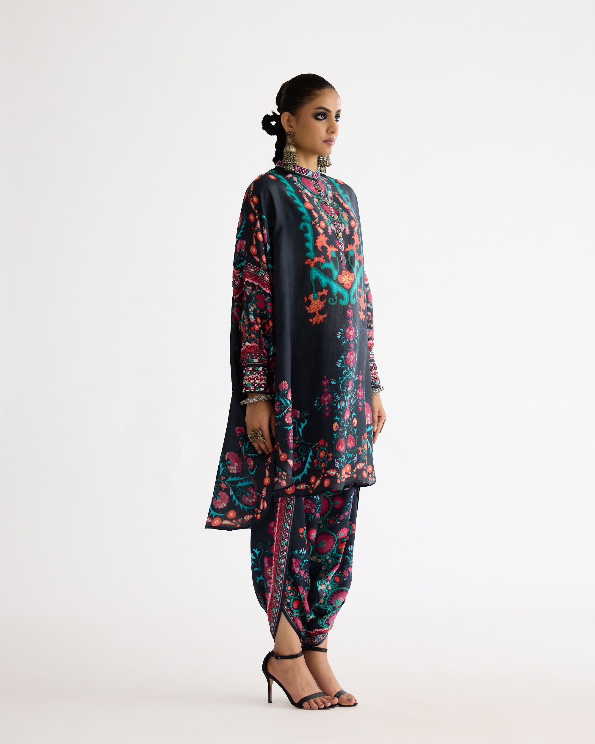 A Bukhara Summer : Mabel - Multi