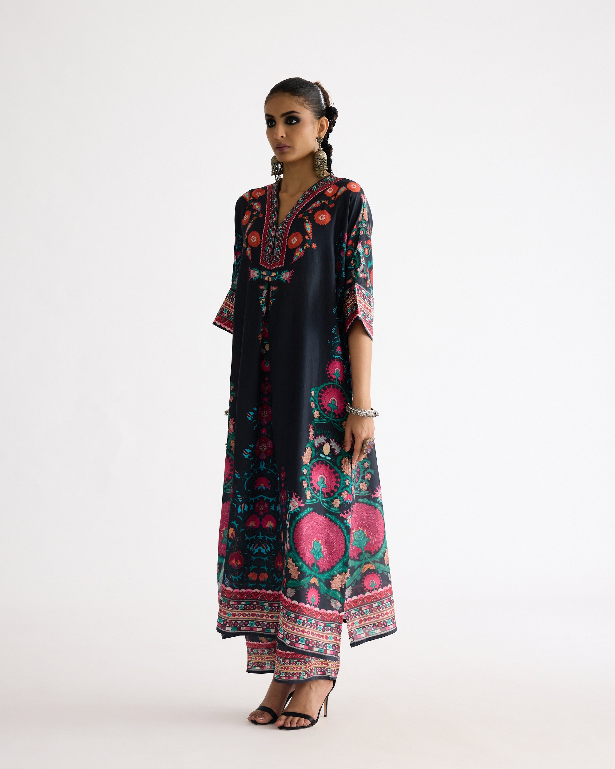 A Bukhara Summer : Banera - Multi
