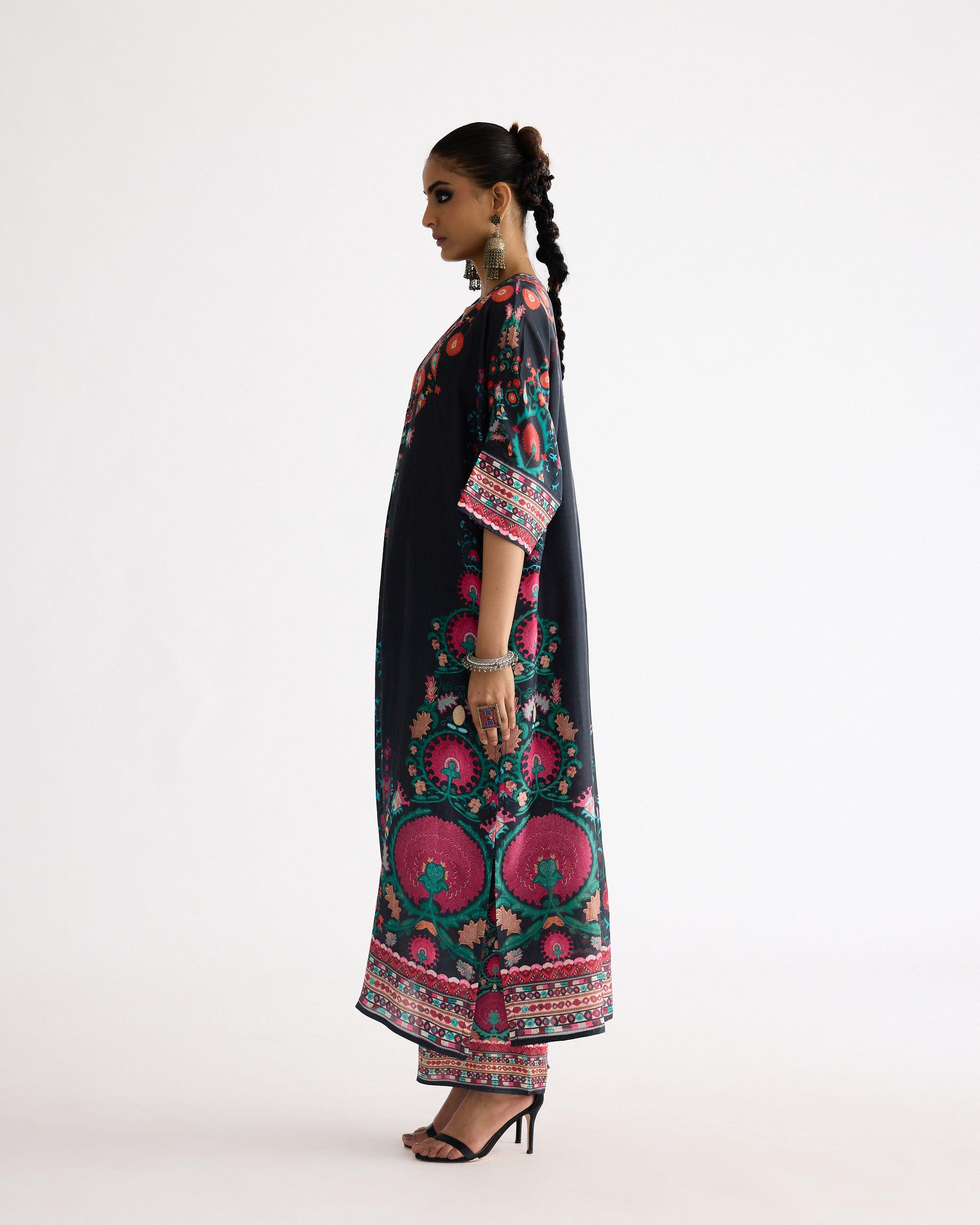 A Bukhara Summer : Banera - Multi